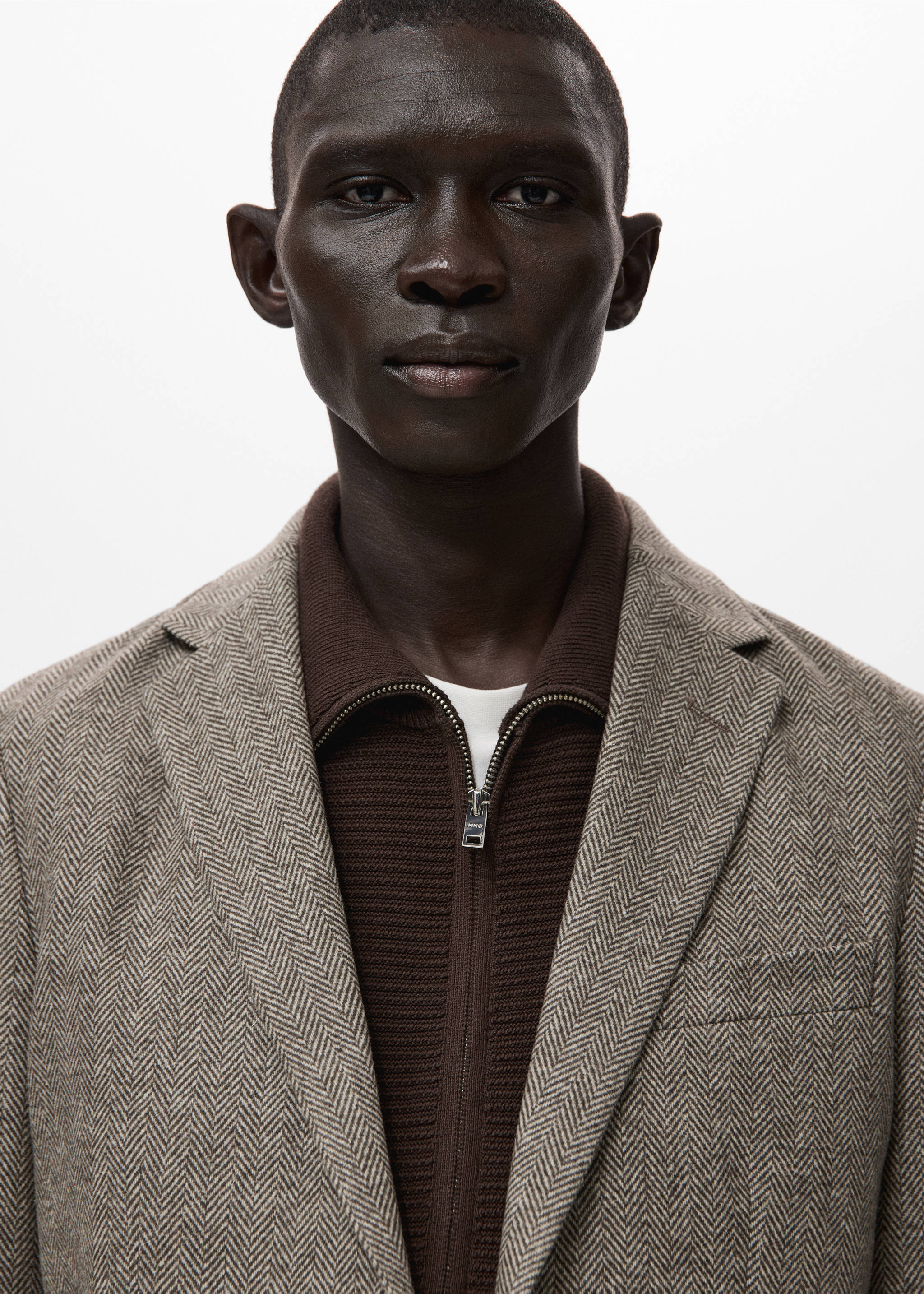 Slim-fit blazer van een wolblend - Detail van het artikel 1, Bruin. Ref: 27031230-00.