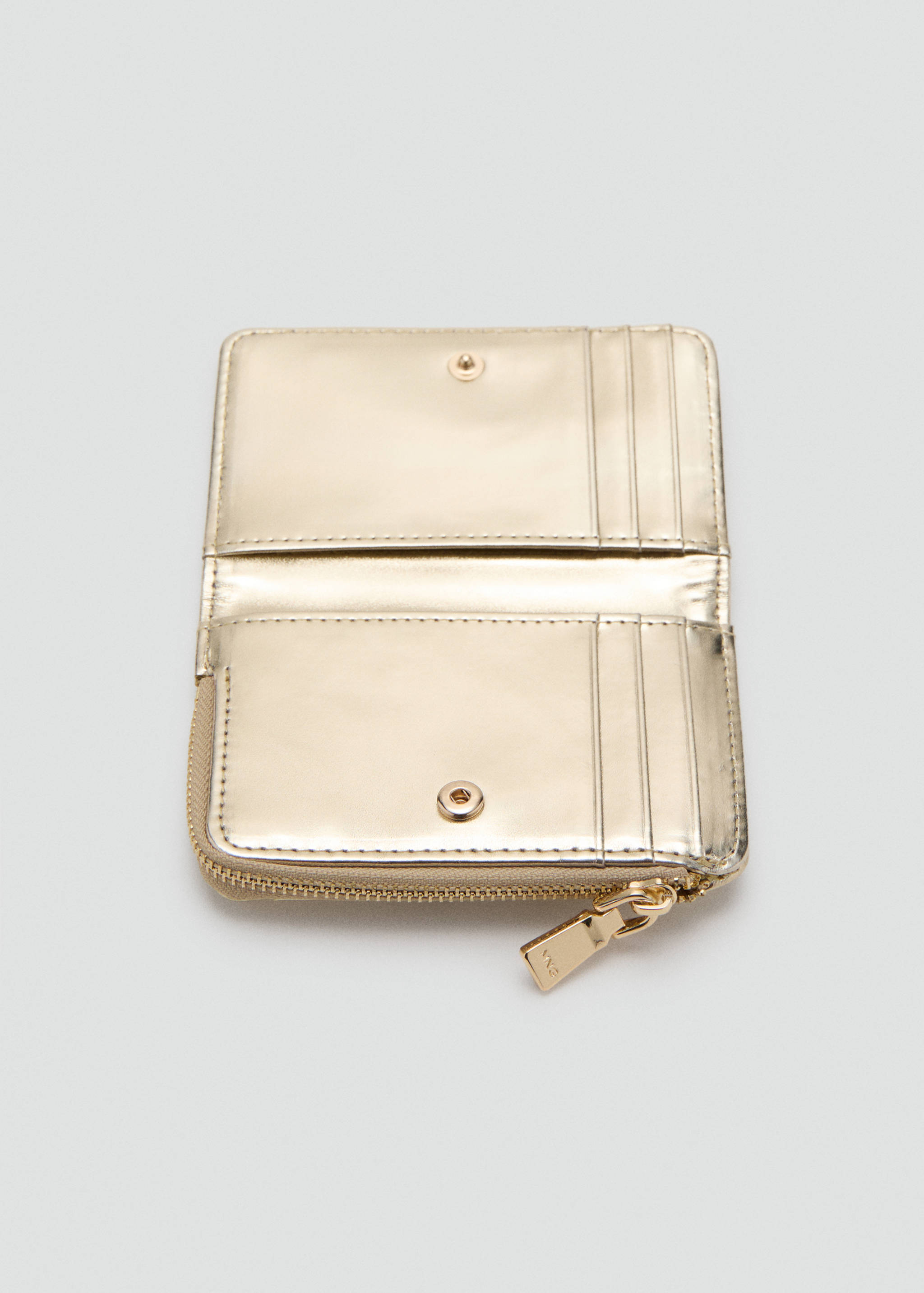 Billetera pequeña acolchada - Plano medio