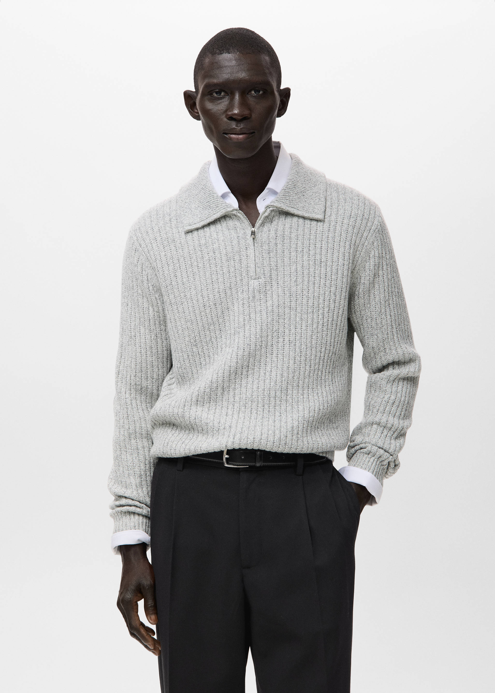 Джемпер из смесовой шерсти на молнии - Средний план