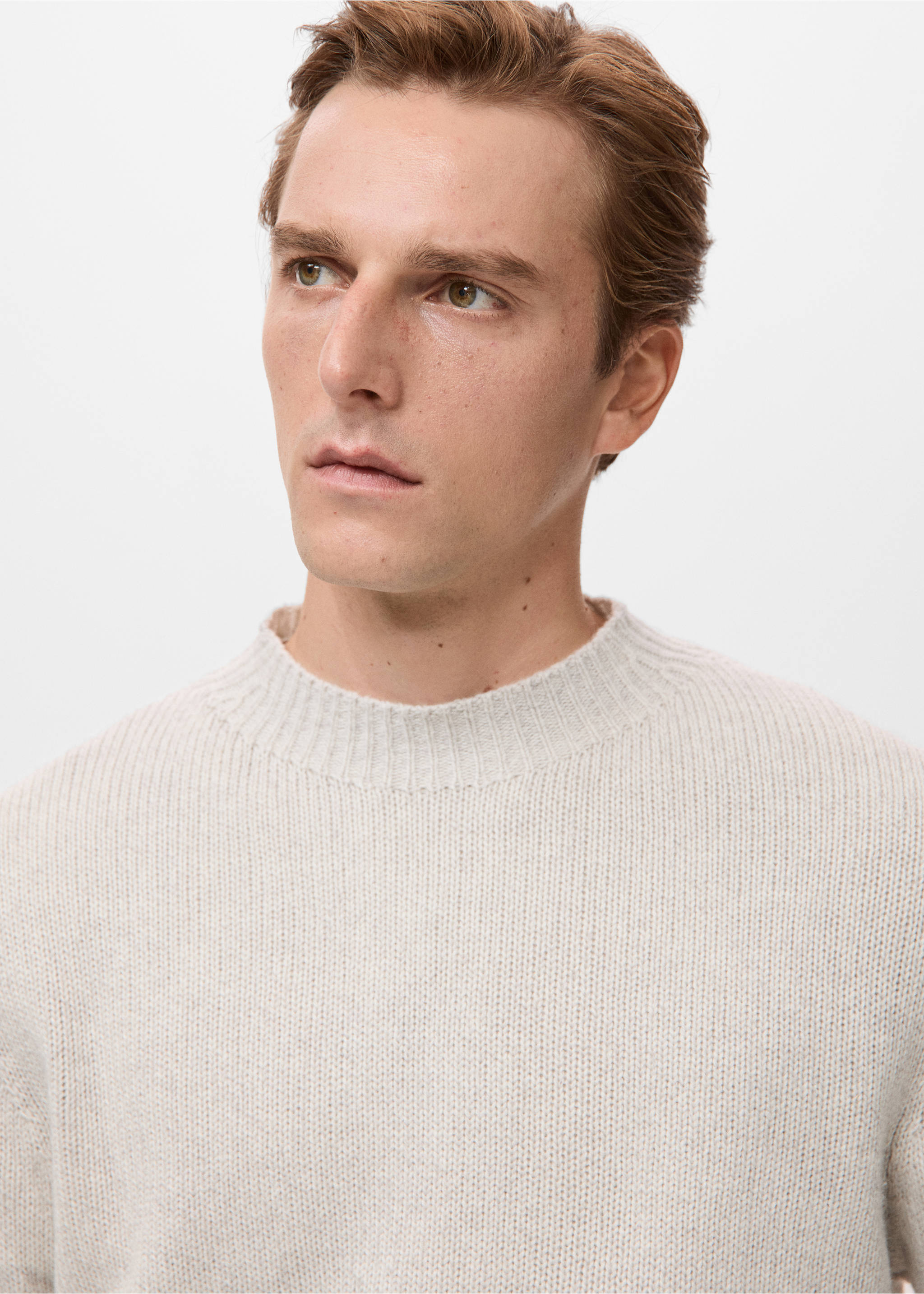 Ribbed-neck wool-blend sweater - Details of the article 1, Ecru. Ref: 27031255-00.