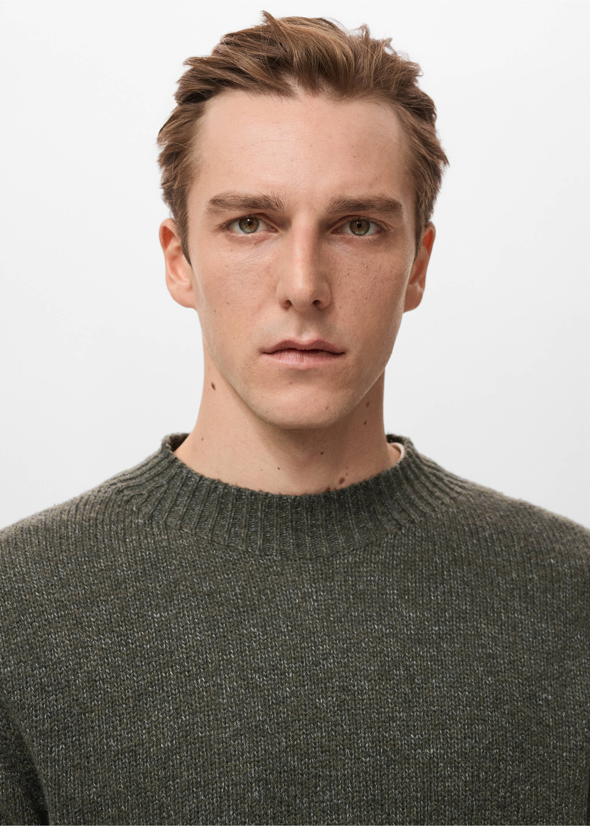 Ribbed-neck wool-blend sweater - Details of the article 1, Khaki. Ref: 27031255-00.