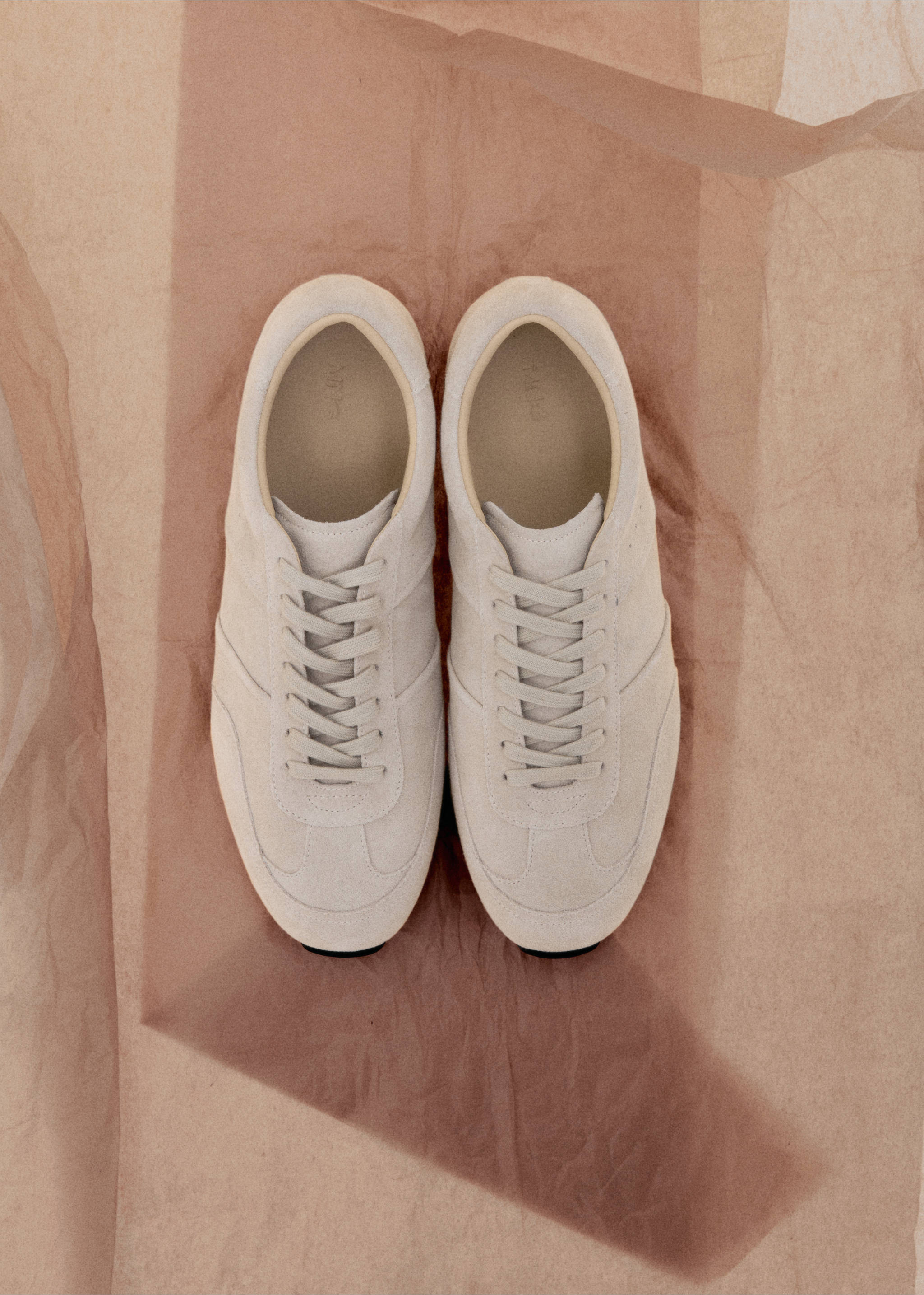 Tennis cuir suède - Détail de l'article 9, Gris. Ref: 27031260-00.