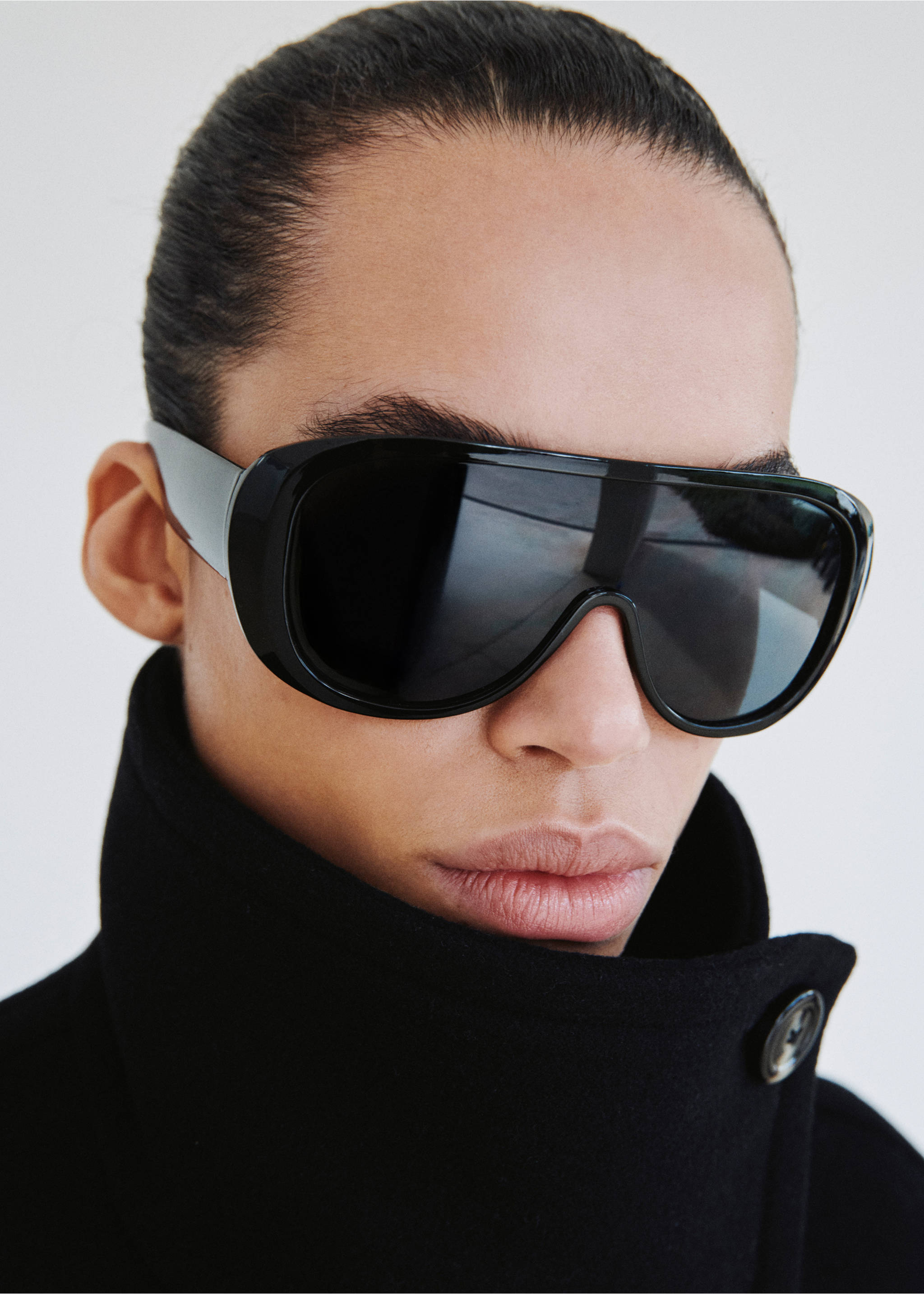 Wool-blend funnel-neck coat - Details of the article 1, Black. Ref: 27031261-00.