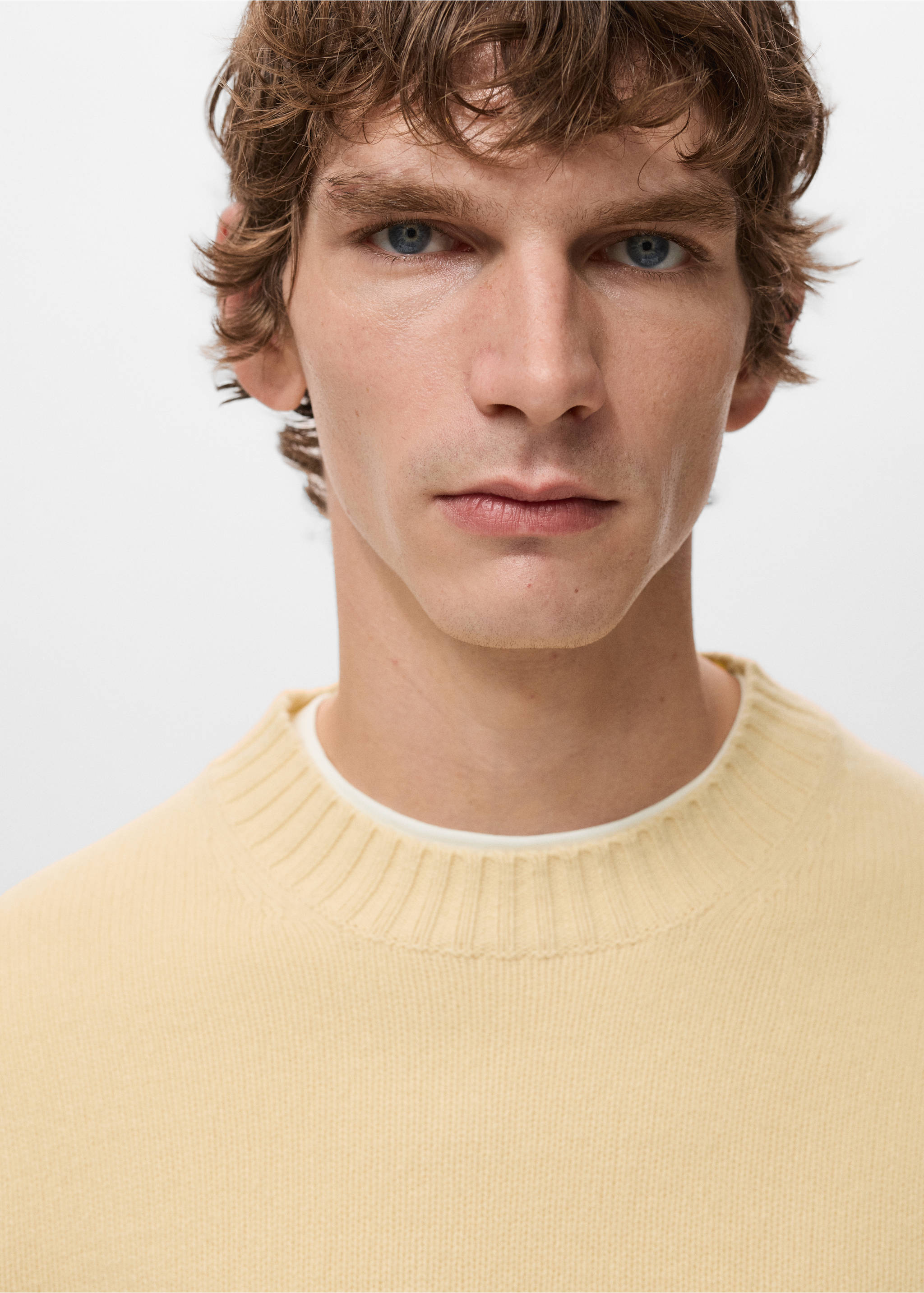 100% Italian wool knitted sweater - Details of the article 1, Pastel Yellow. Ref: 27031263-00.
