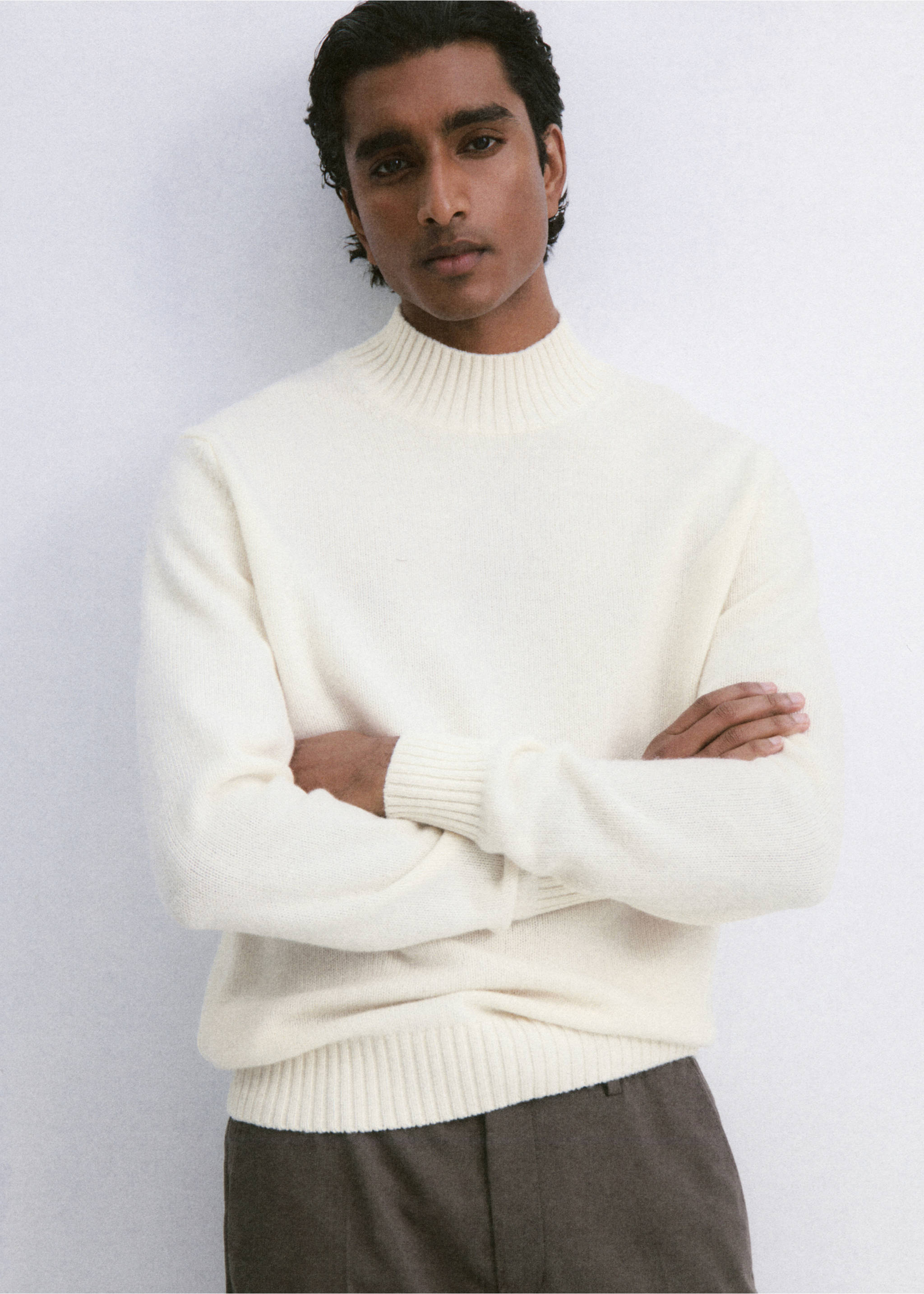100% Italian wool knitted sweater - Details of the article 9, Ecru. Ref: 27031264-00.