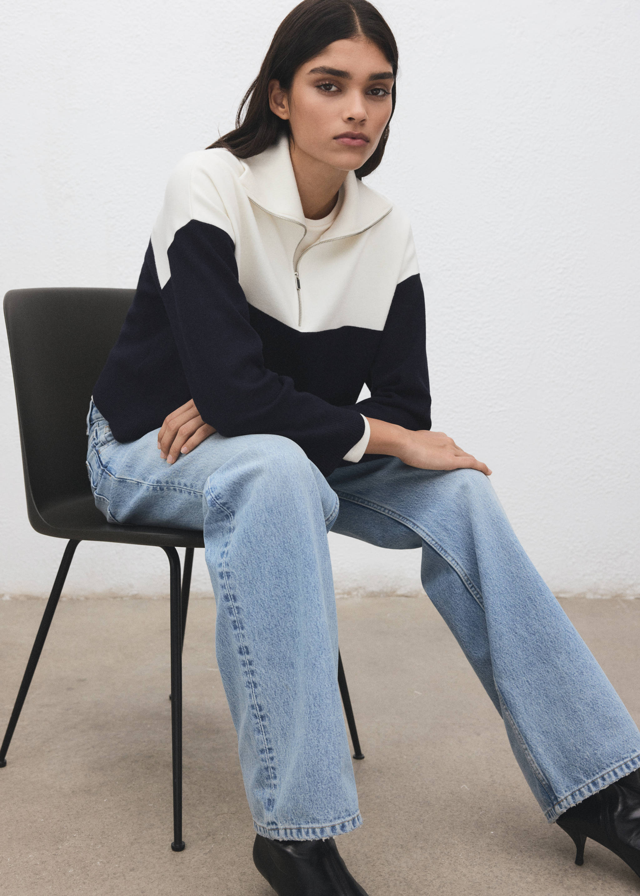 Bicolour high collar sweater - Details of the article 2