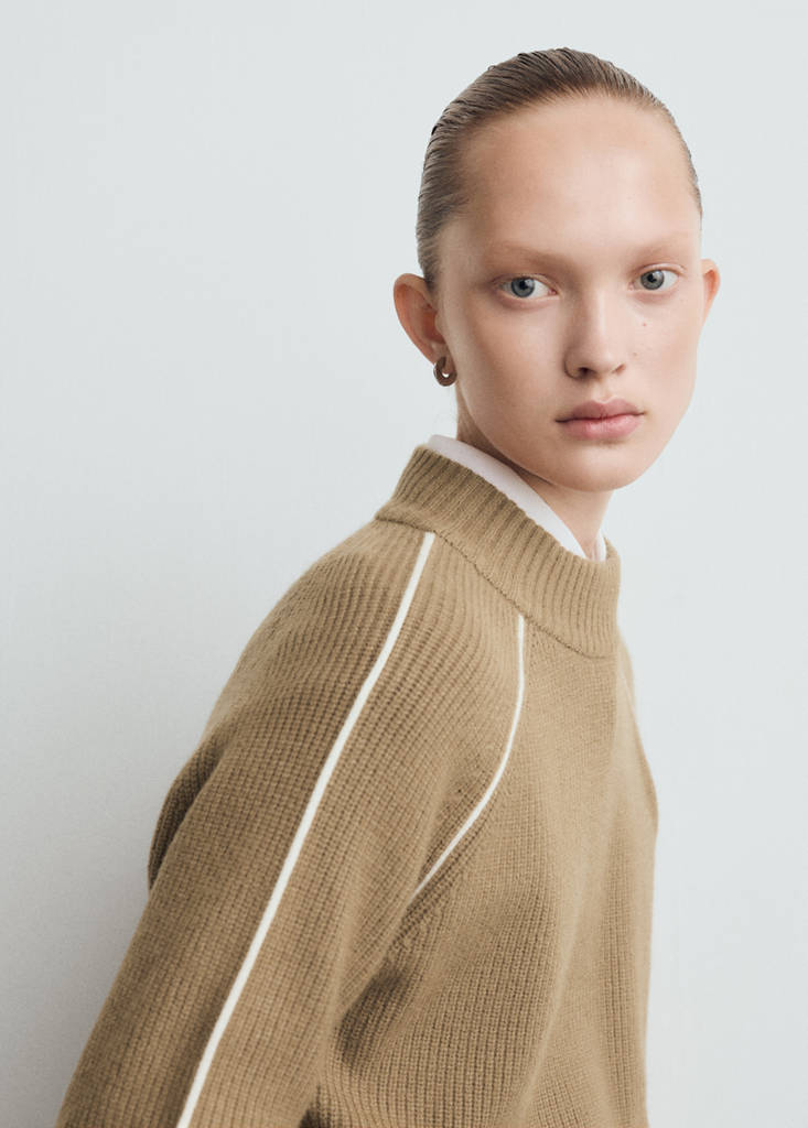 Sweater with contrasting stripes and perkins collar — Medium Brown