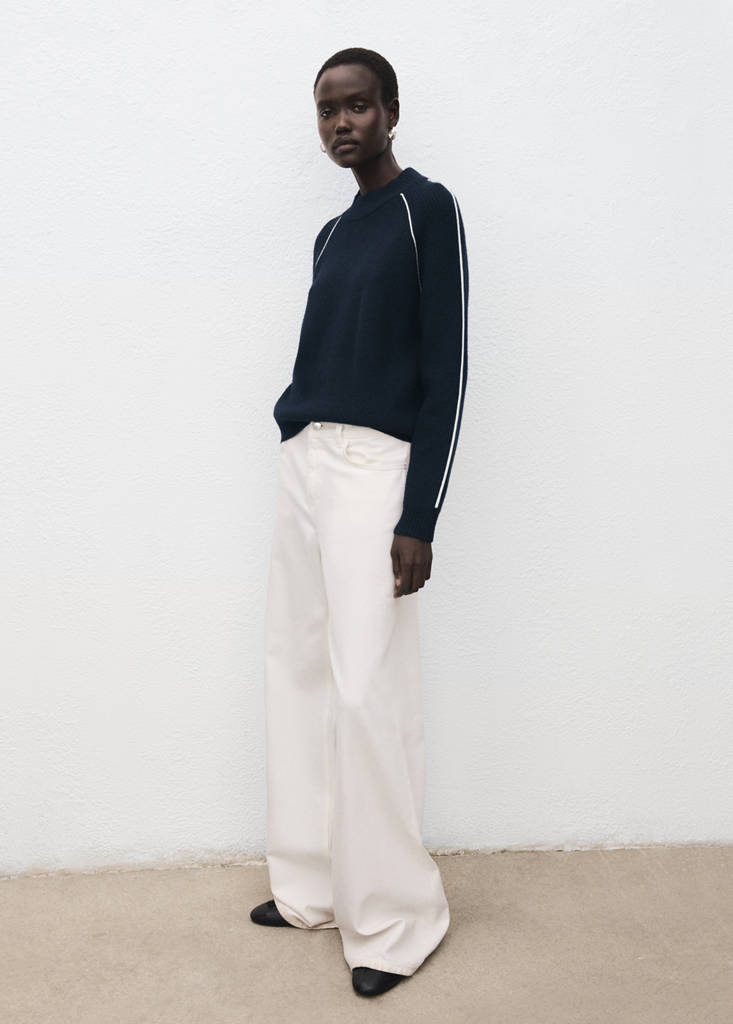 Sweater with contrasting stripes and perkins collar — Navy