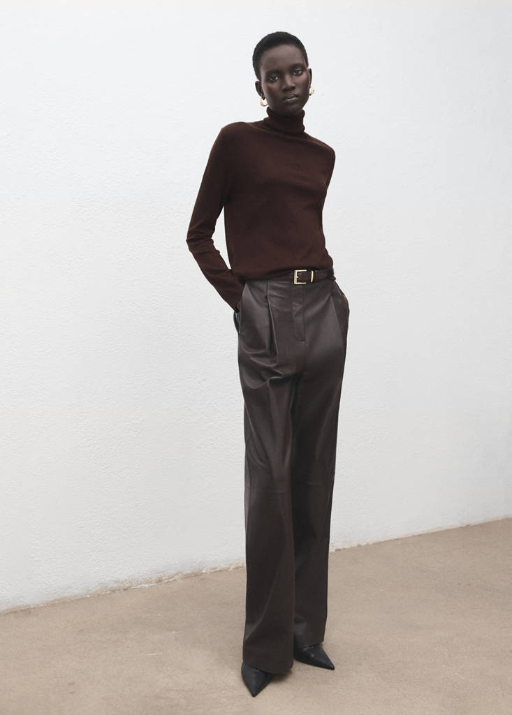Turtleneck knitted sweater — Chocolate