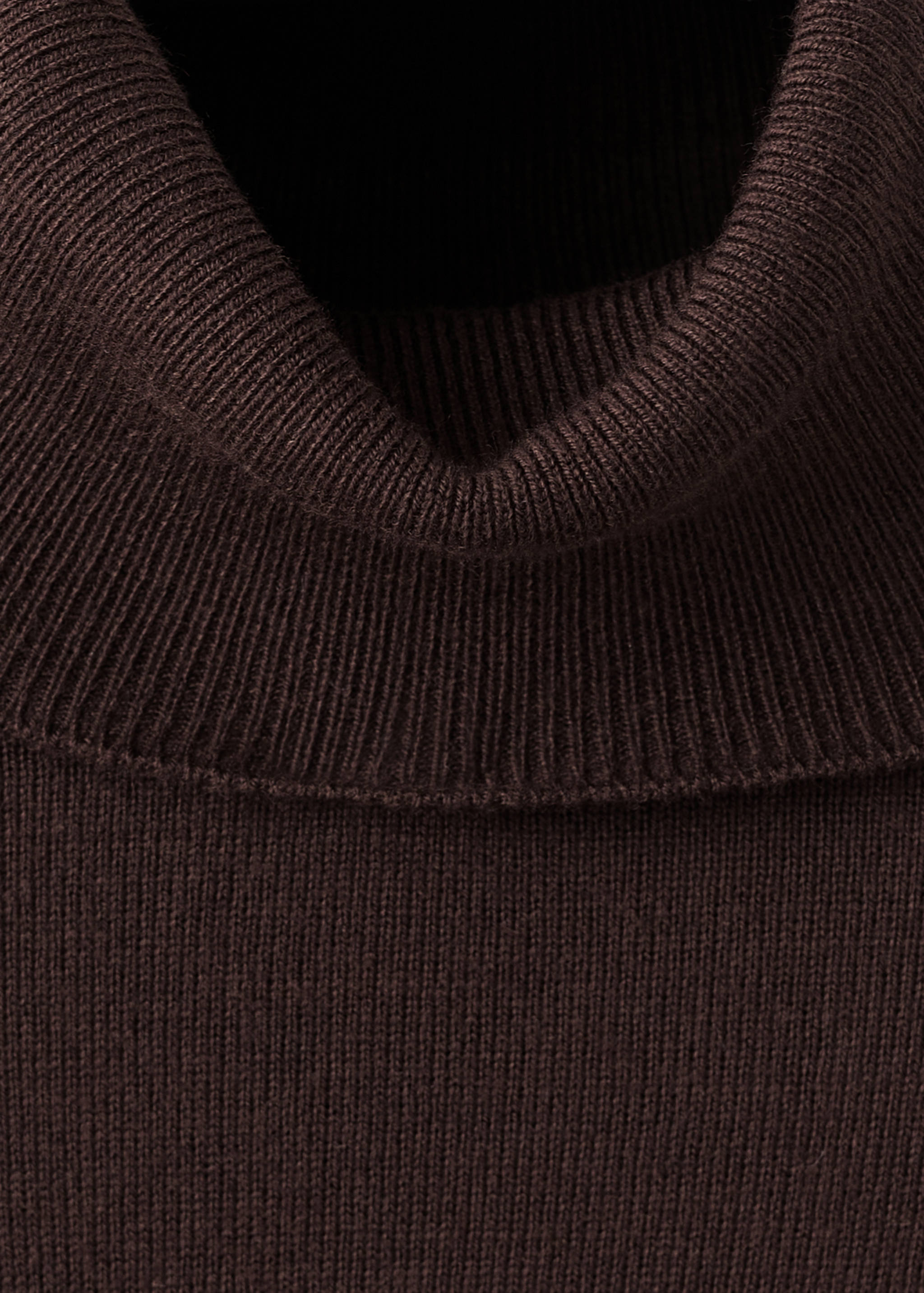 Turtleneck knitted sweater - Details of the article 8