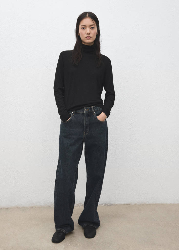 Turtleneck knitted sweater — Black
