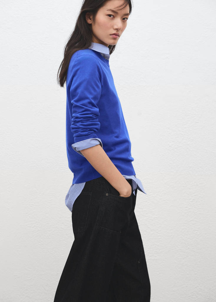 Fine-knit crew-neck sweater — Vibrant blue