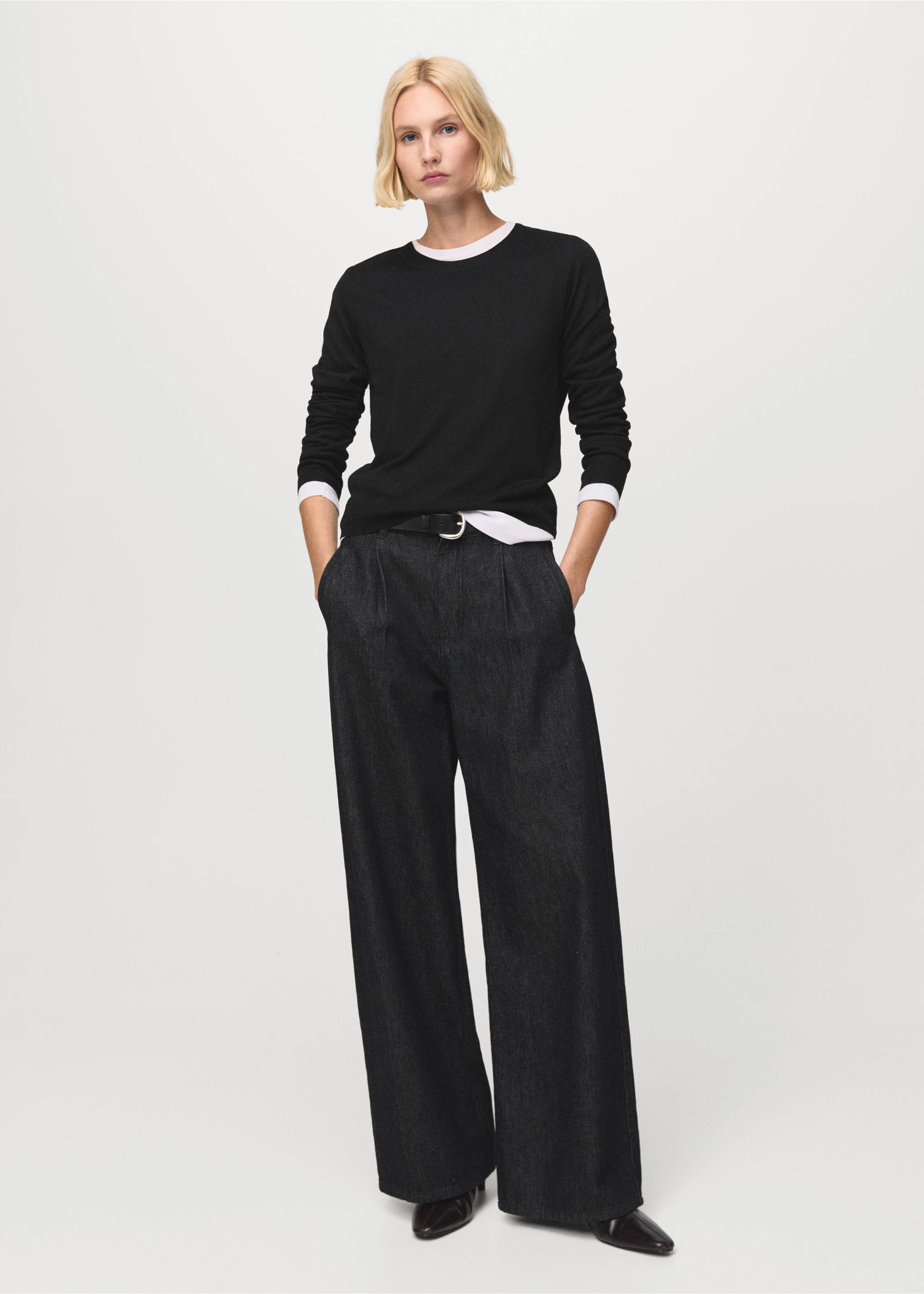Fine-knit crew-neck sweater - General plane, Black. Ref: 27031275-00.