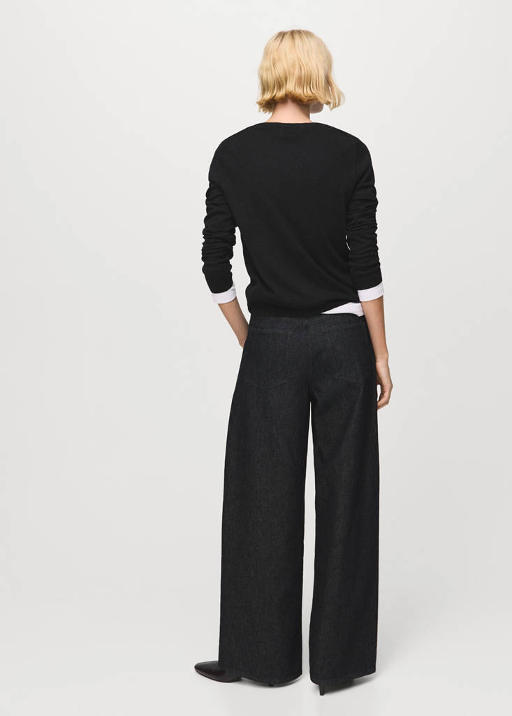 Fine-knit crew-neck sweater — Black