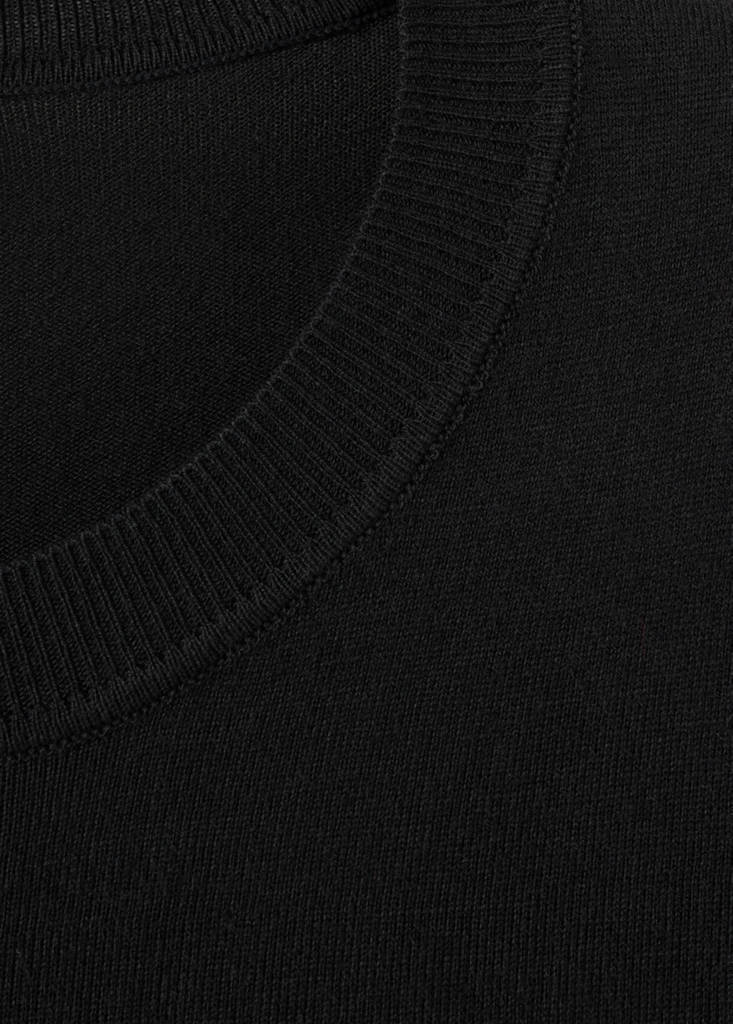 Fine-knit crew-neck sweater — Black
