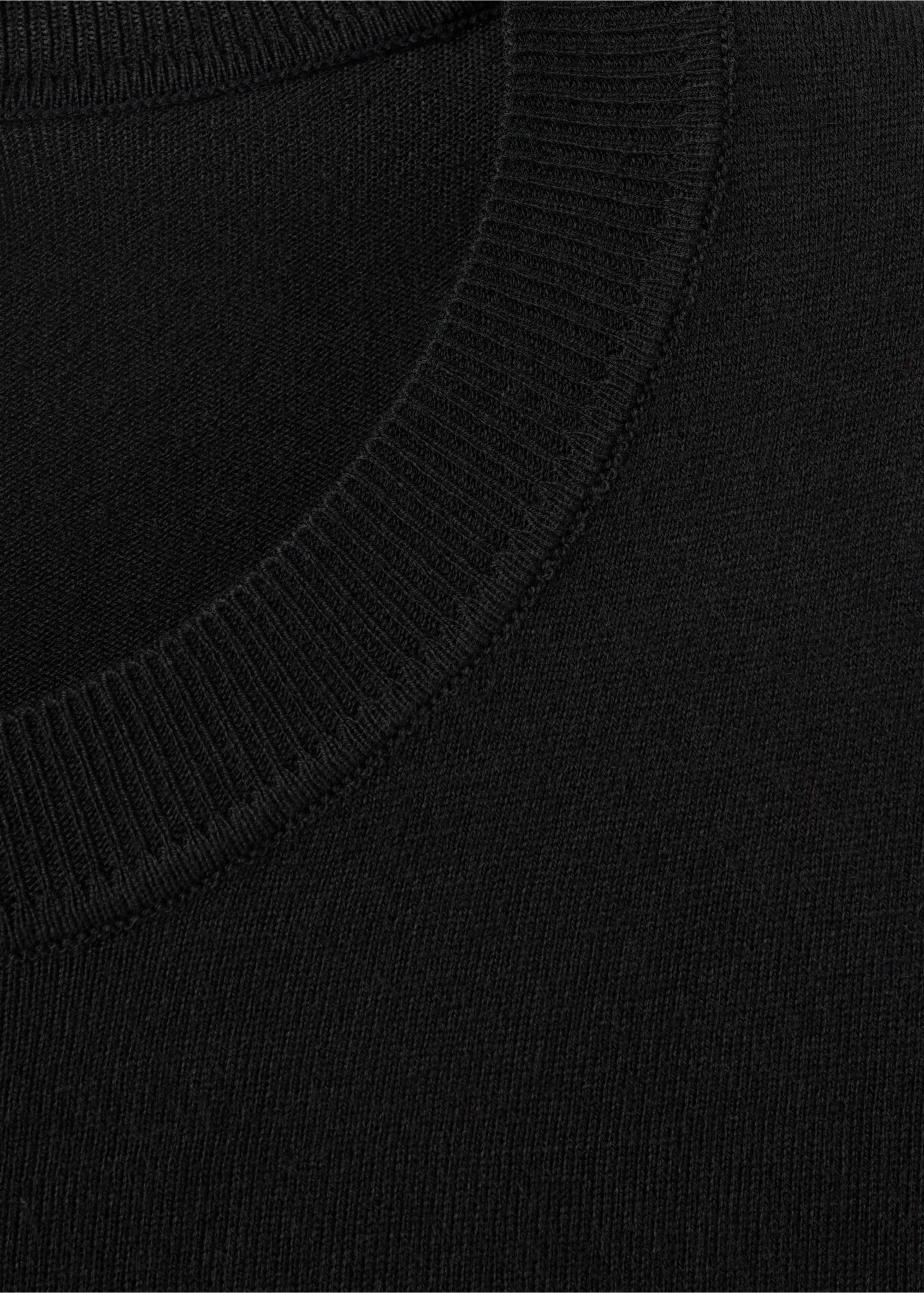 Fine-knit crew-neck sweater - Details of the article 8, Black. Ref: 27031275-00.