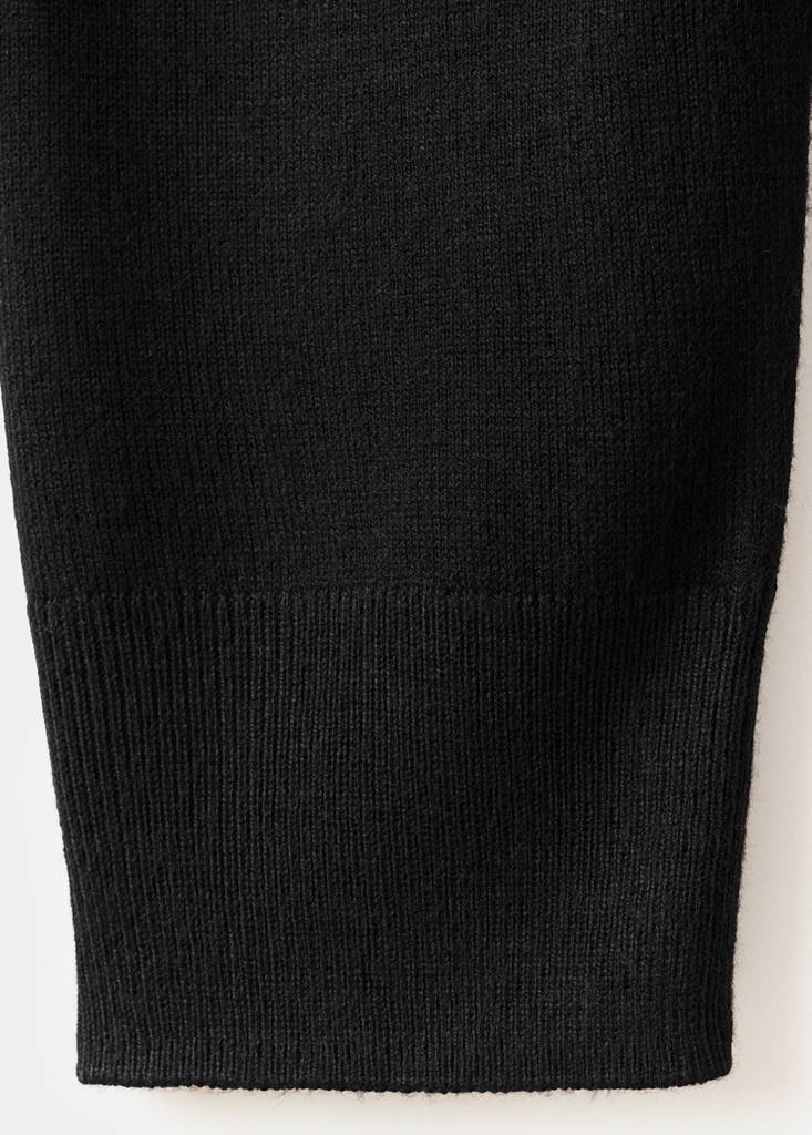 Fine-knit crew-neck sweater — Black