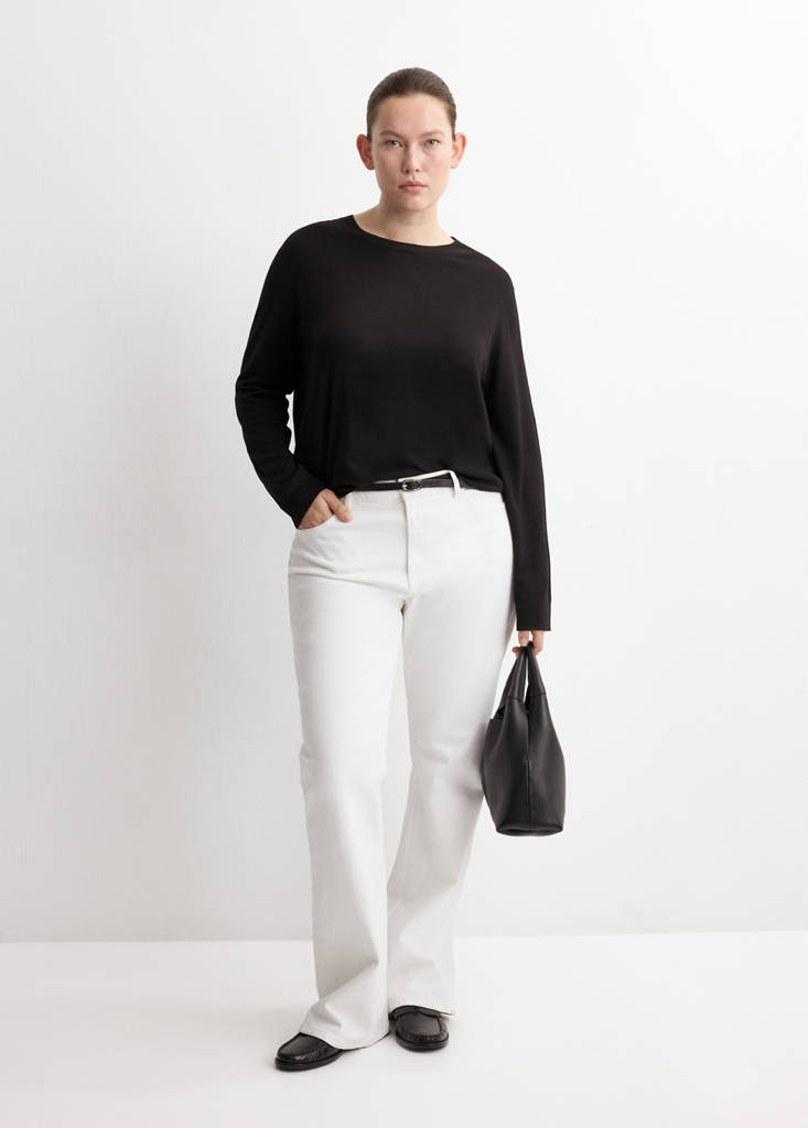 Fine-knit crew-neck sweater — Black