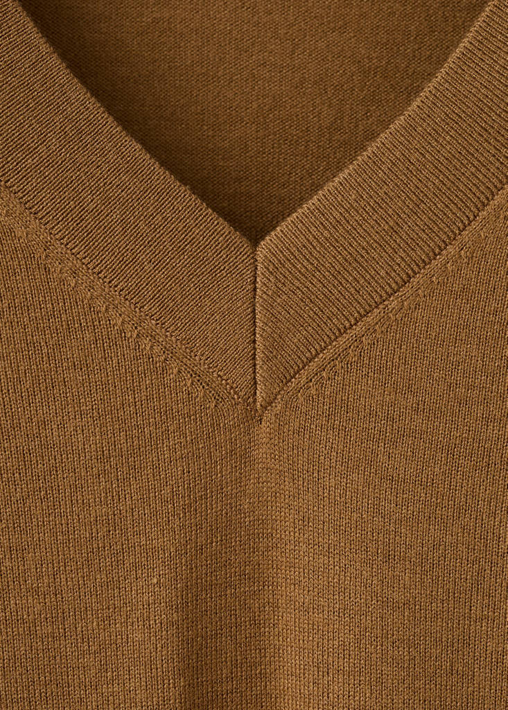V-neck knit sweater — Tobacco Brown