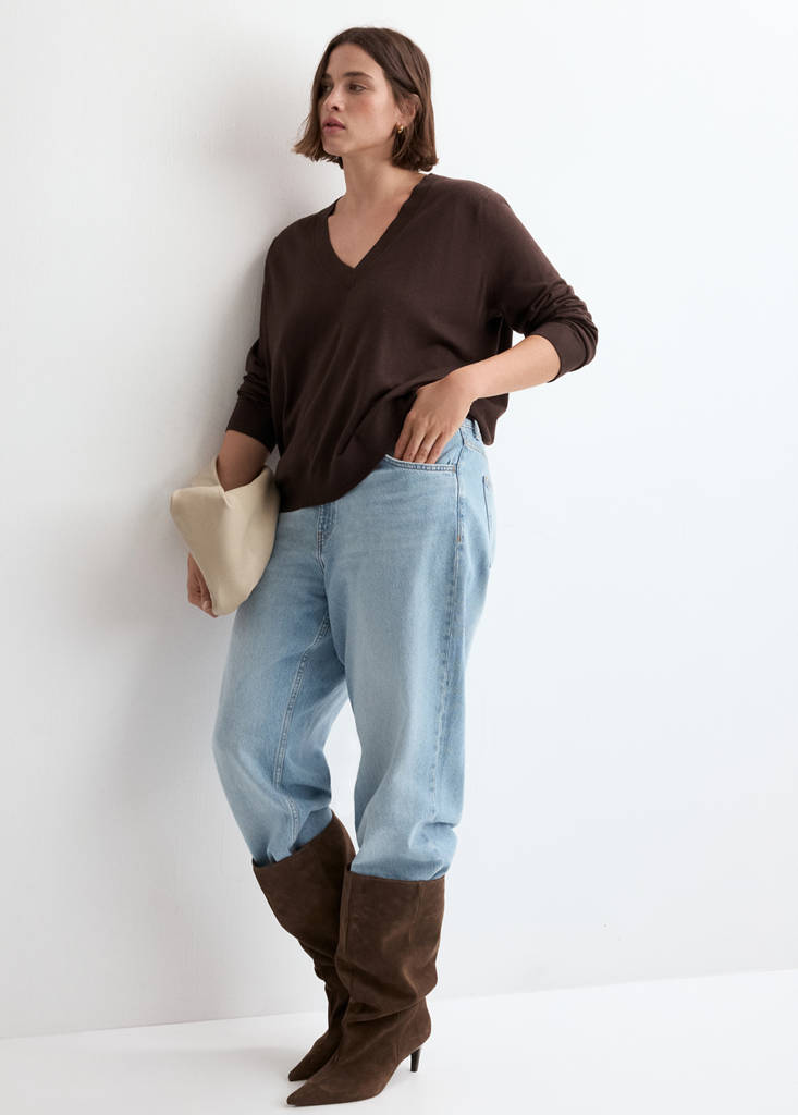 V-neck knit sweater — Chocolate