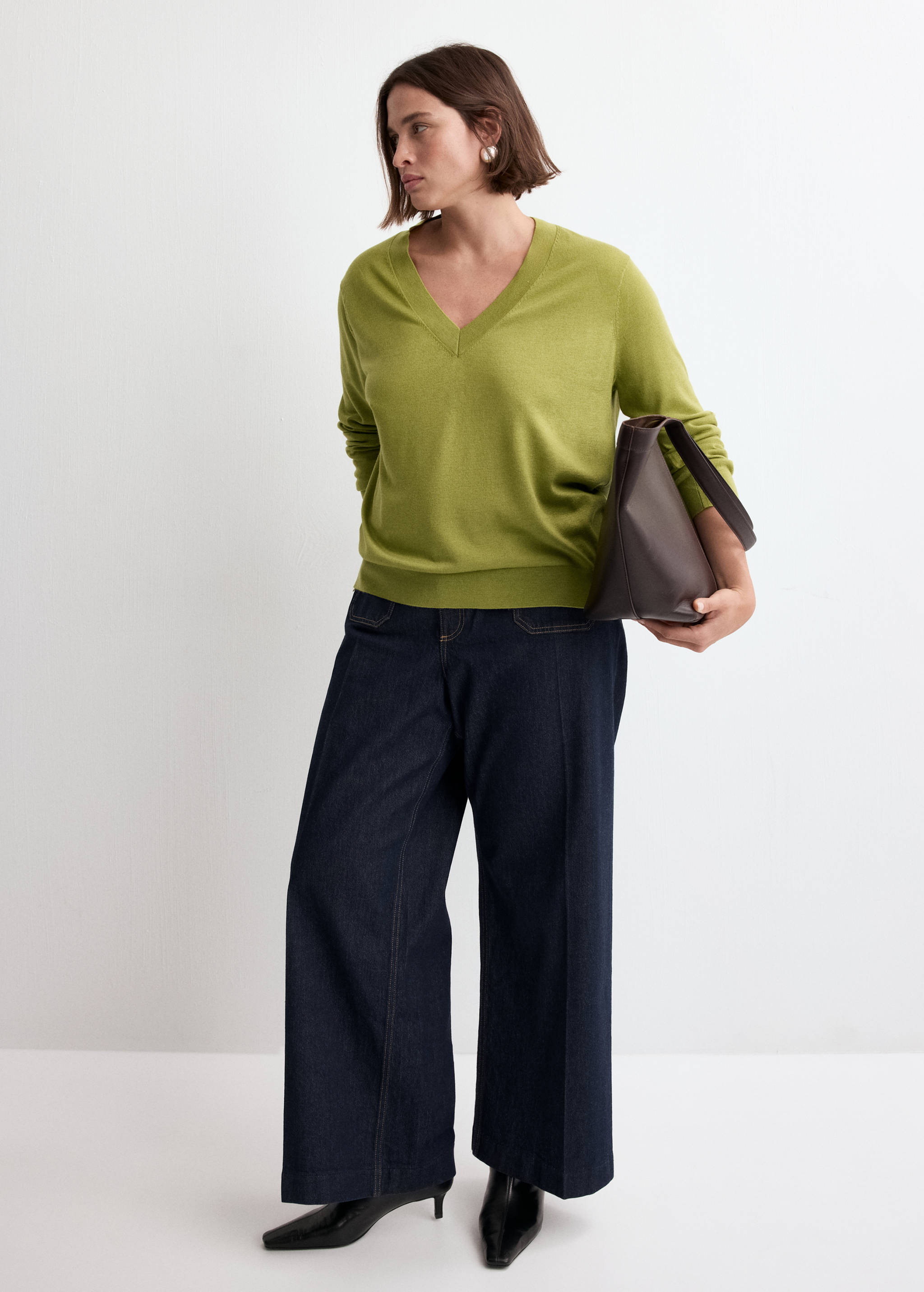 V-neck knit sweater - Details of the article 3