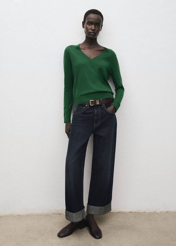 V-neck knit sweater — Dark Green