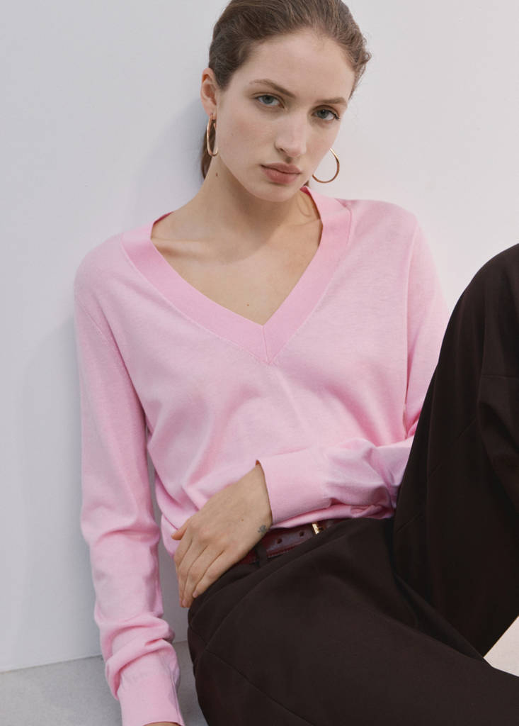 V-neck knit sweater — Pastel Pink