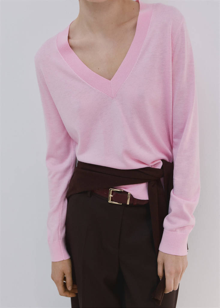 V-neck knit sweater — Pastel Pink