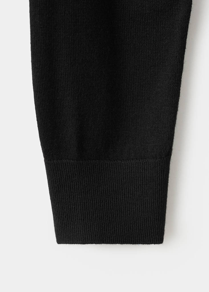 V-neck knit sweater — Black