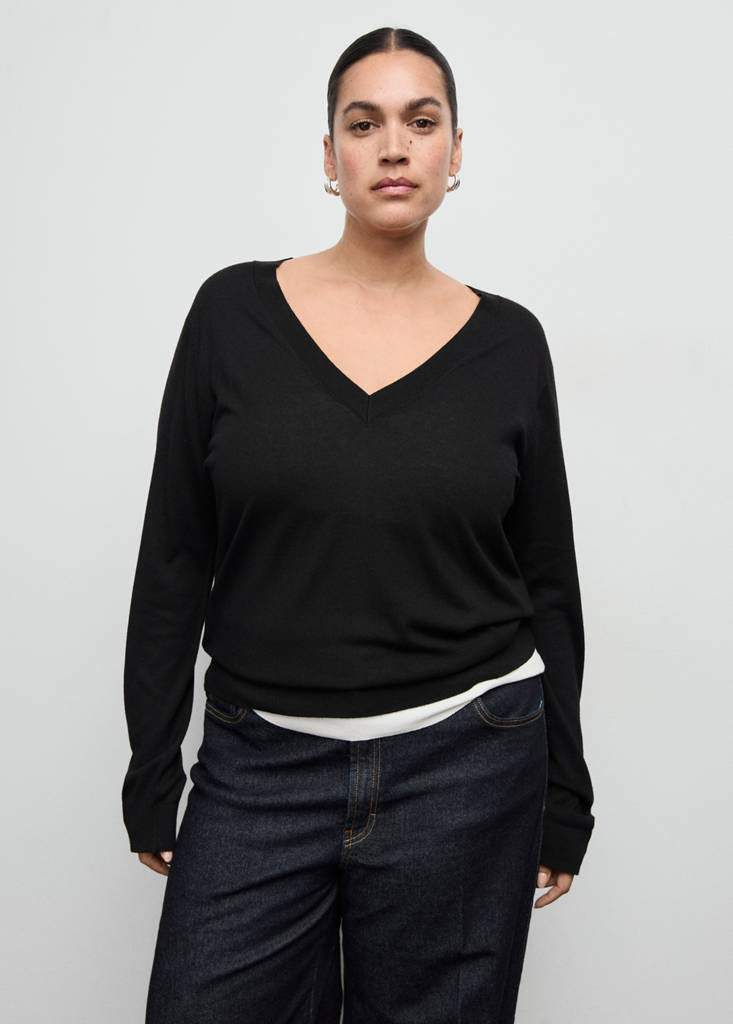 V-neck knit sweater — Black