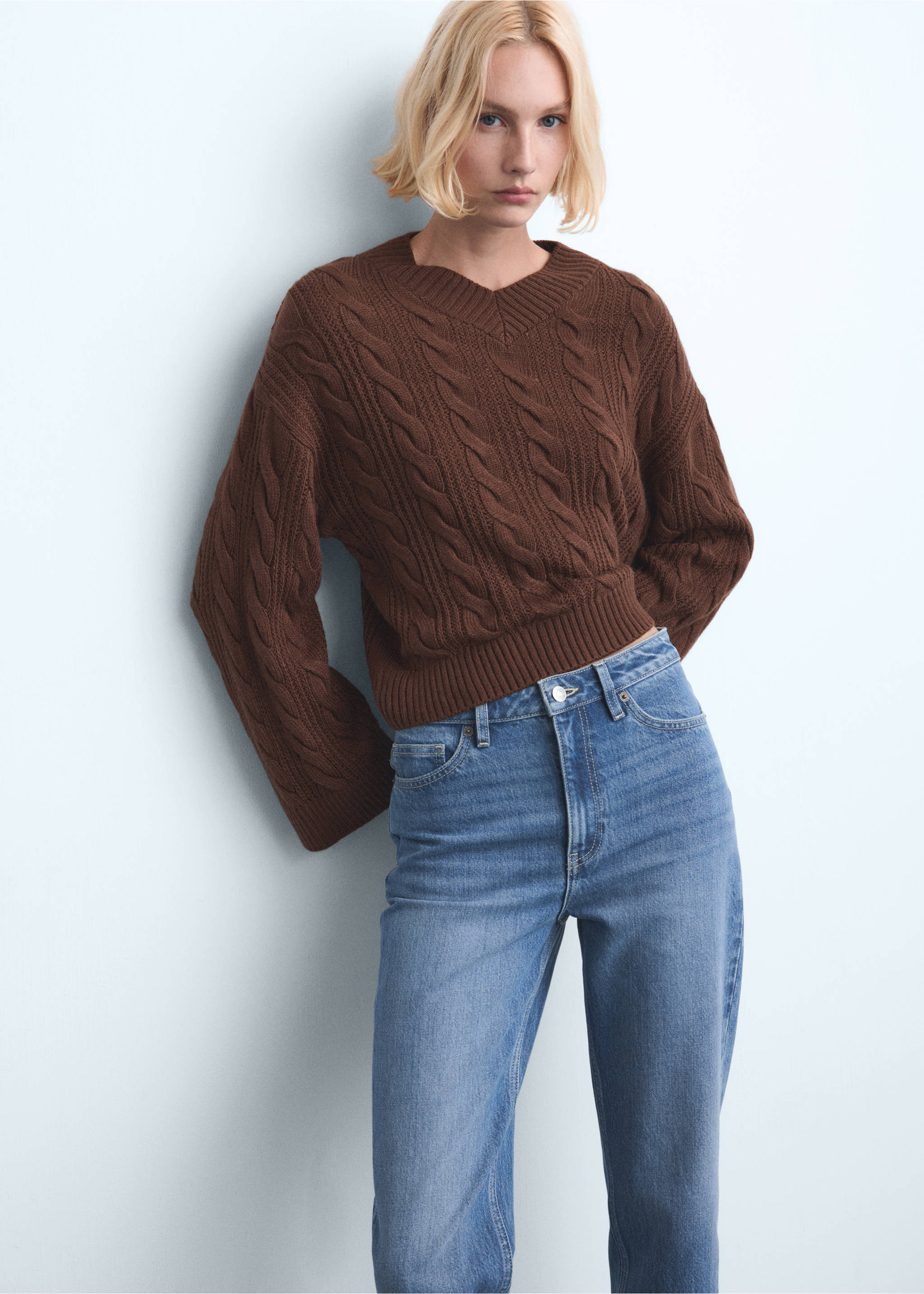 Mom2000 high-rise jeans - Details of the article 1, Medium Blue. Ref: 27031284-00.