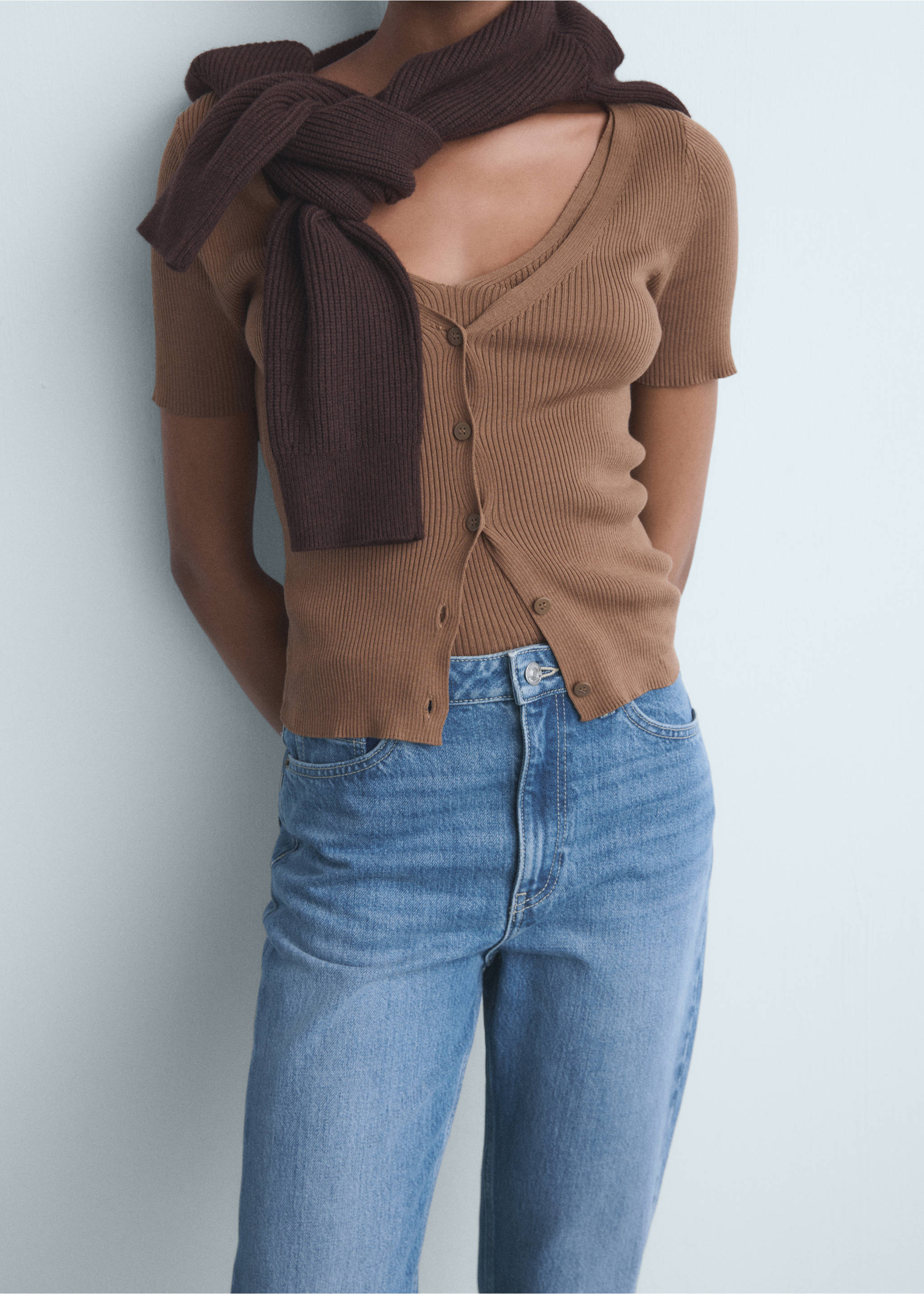 Calças de ganga Mom200 de modelo mom com cintura alta - Pormenor do artigo 3, Azul-médio. Ref: 27031284-00.