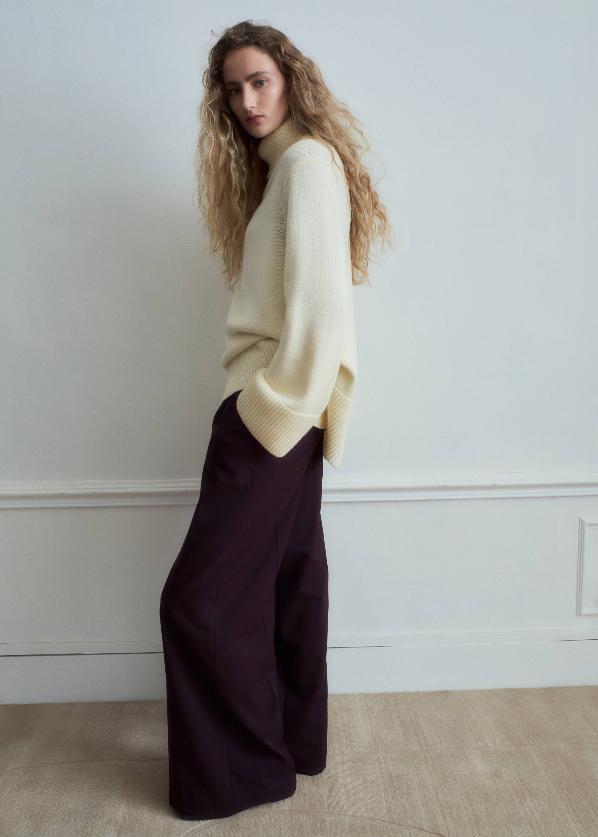 Wide leg mid-rise pleated trousers - Medium plane, Maroon. Ref: 27031294-00.