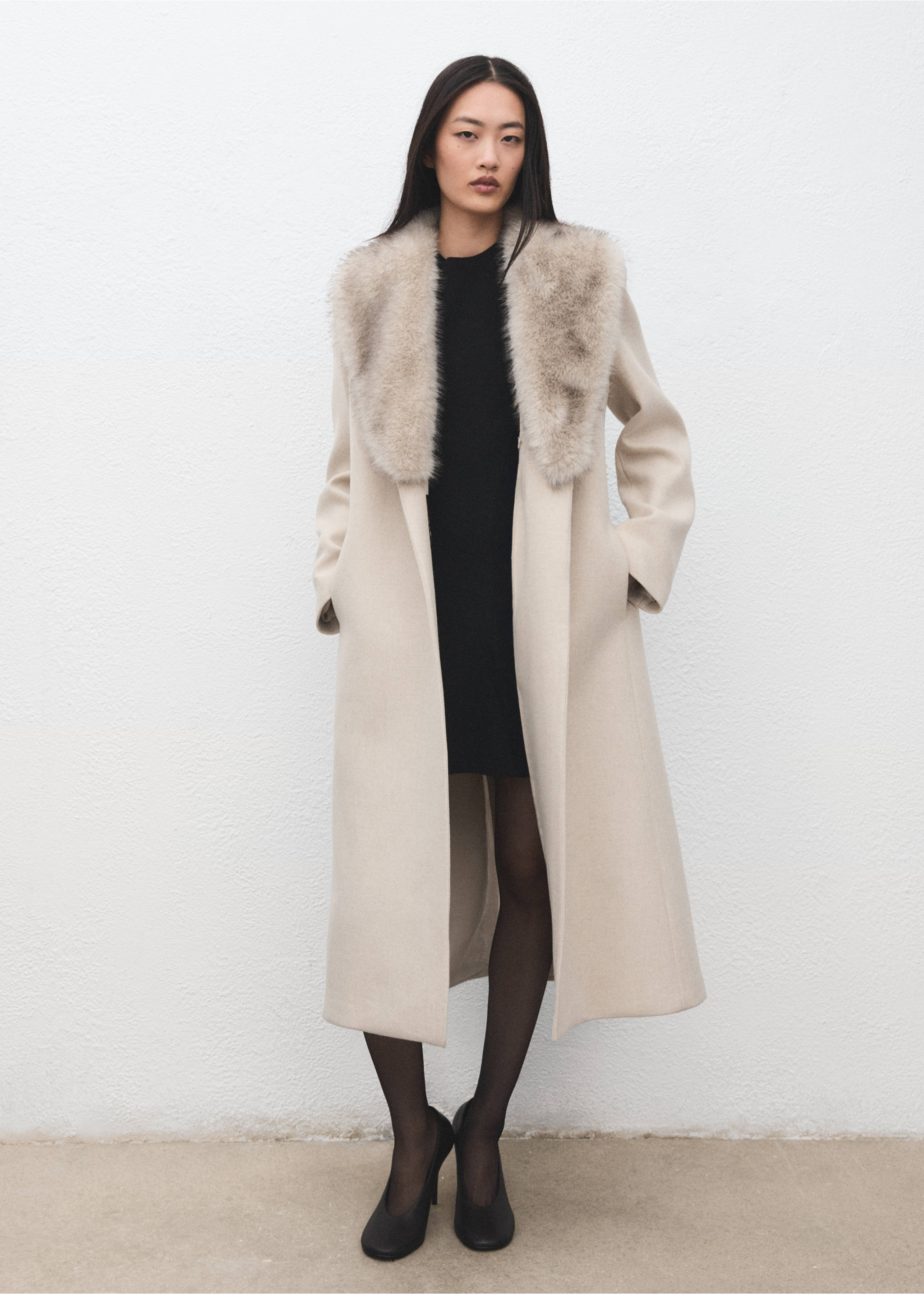 Manteco wool coat with fur collar - General plane, Light/Pastel Grey. Ref: 27031309-00.