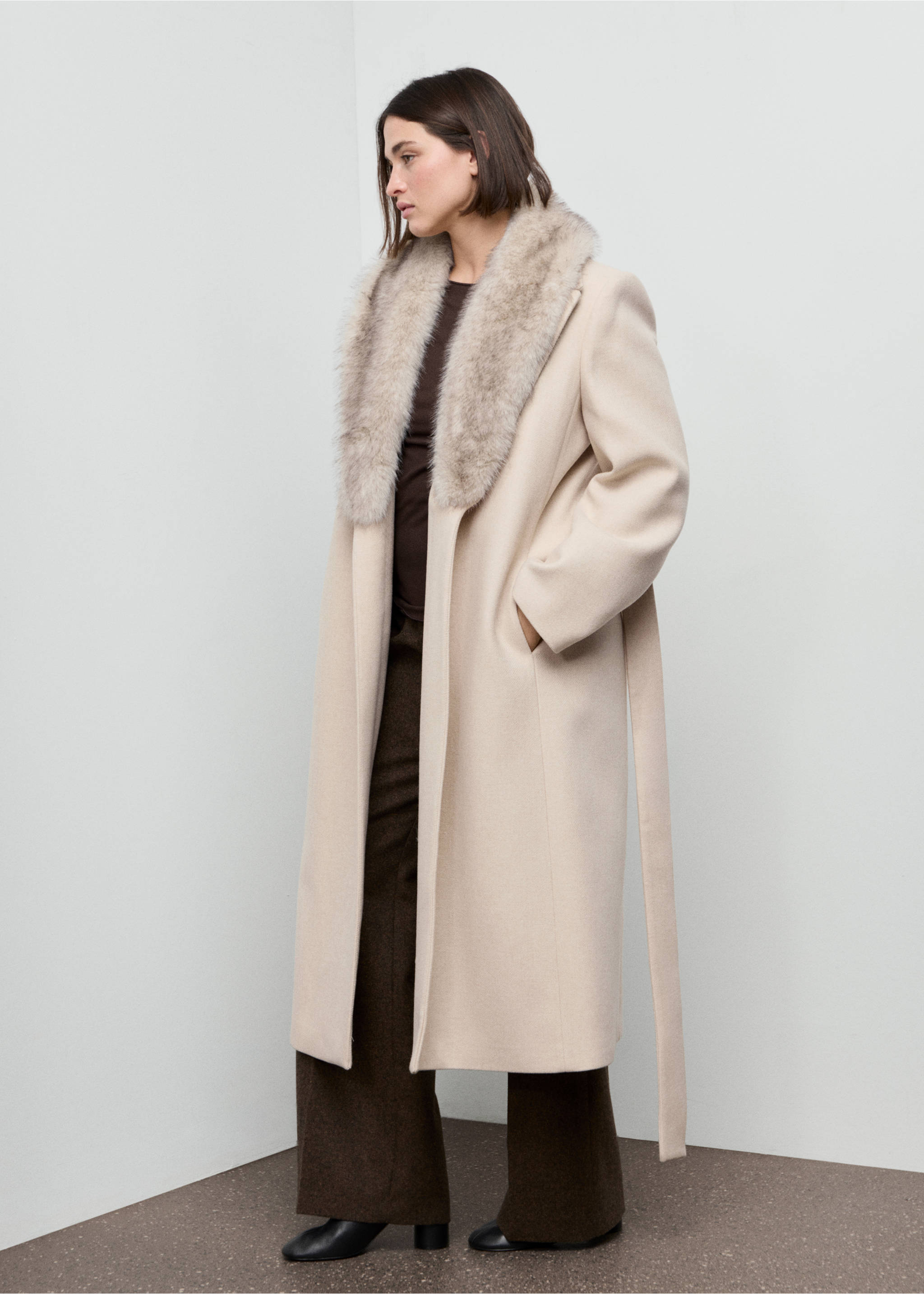 Manteco wool coat with fur collar - Details of the article 3, Light/Pastel Grey. Ref: 27031309-00.