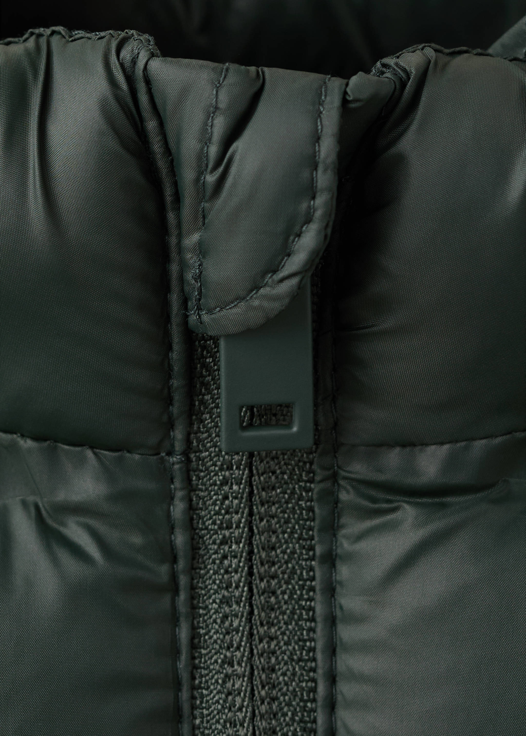 Quilted gilet - Details of the article 8