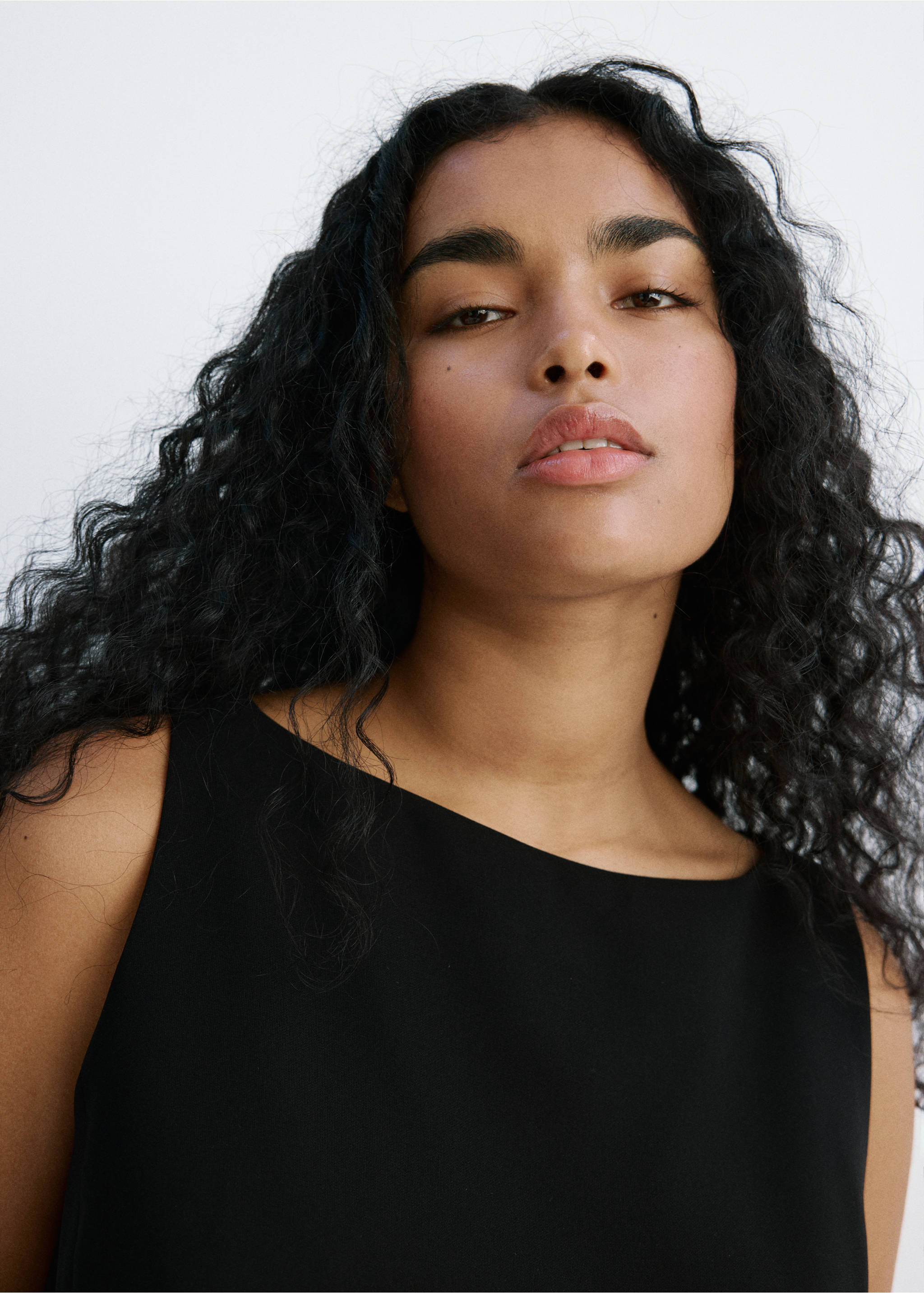 Cropped suit waistcoat - Details of the article 4, Black. Ref: 27031320-00.