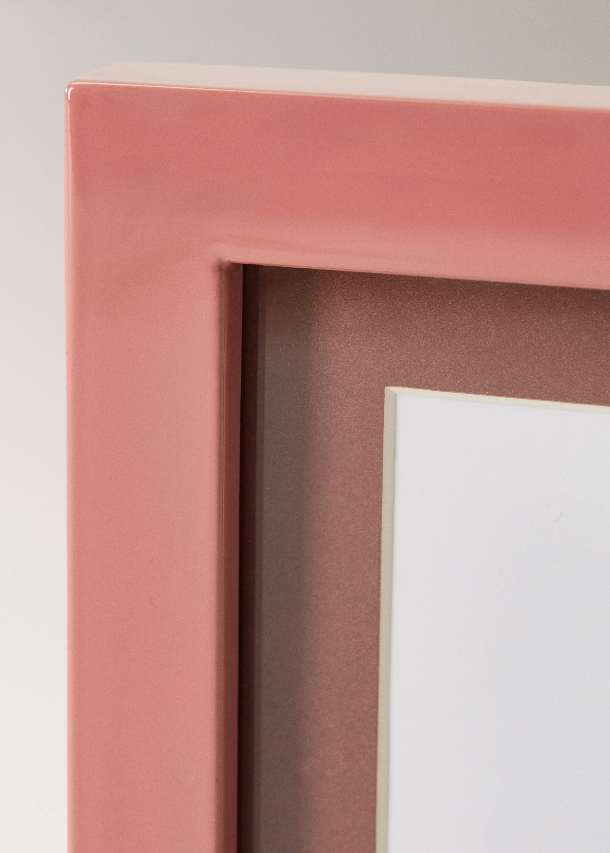 Liten lakkert ramme i farge - Artikkeldetalj 2