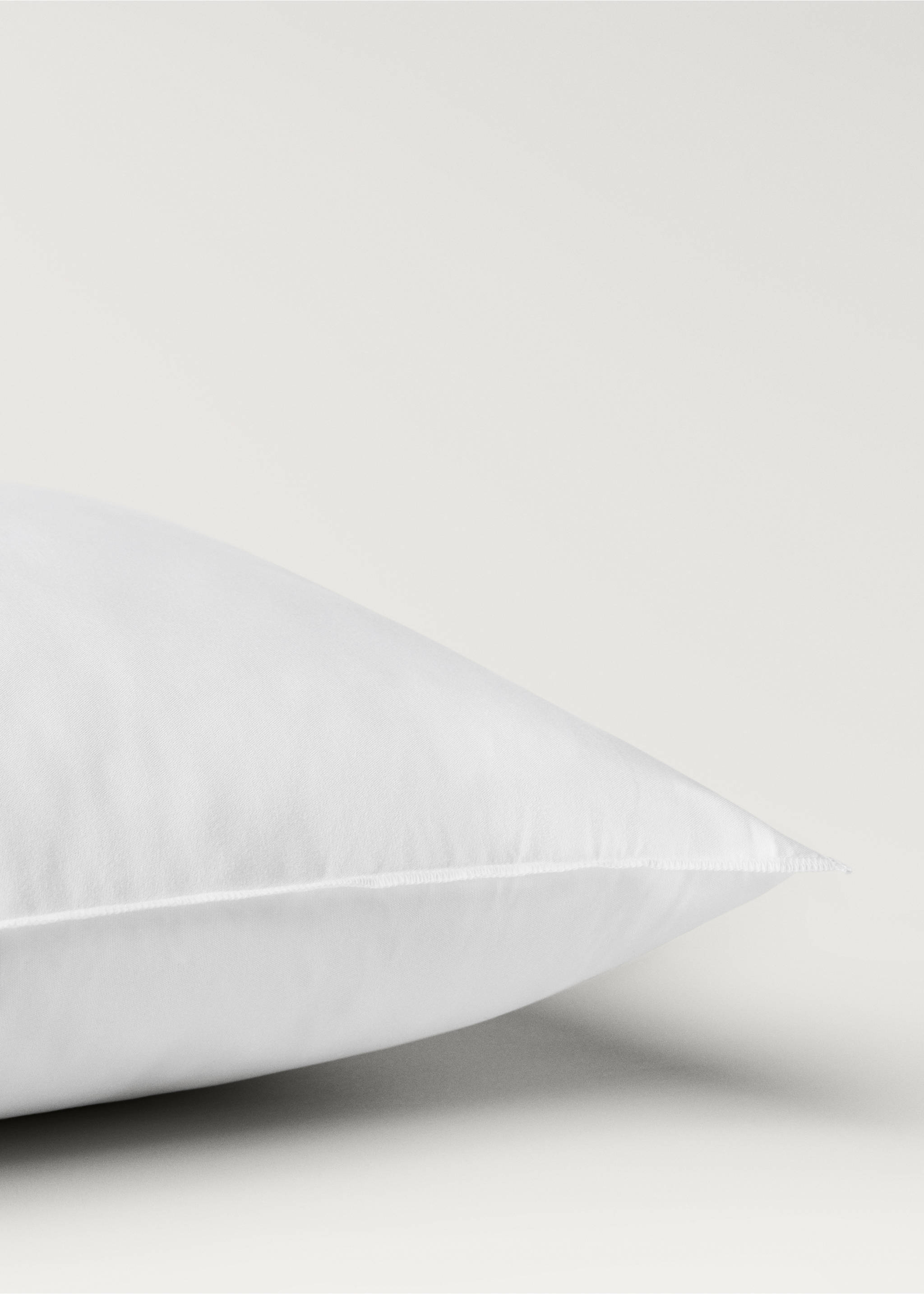 Microfibre cushion filling 60x60cm - Details of the article 1, White. Ref: 27031328-00.