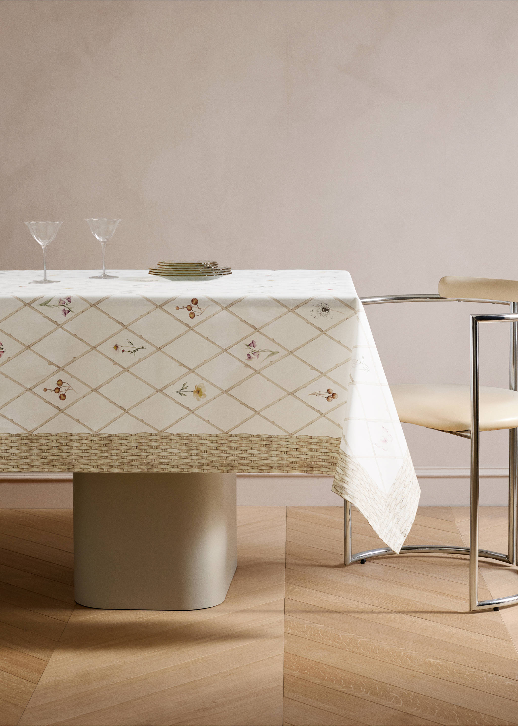Resin-coated tablecloth with floral motifs for 2 to 4 guests - General plane, Peach. Ref: 27031329-00.