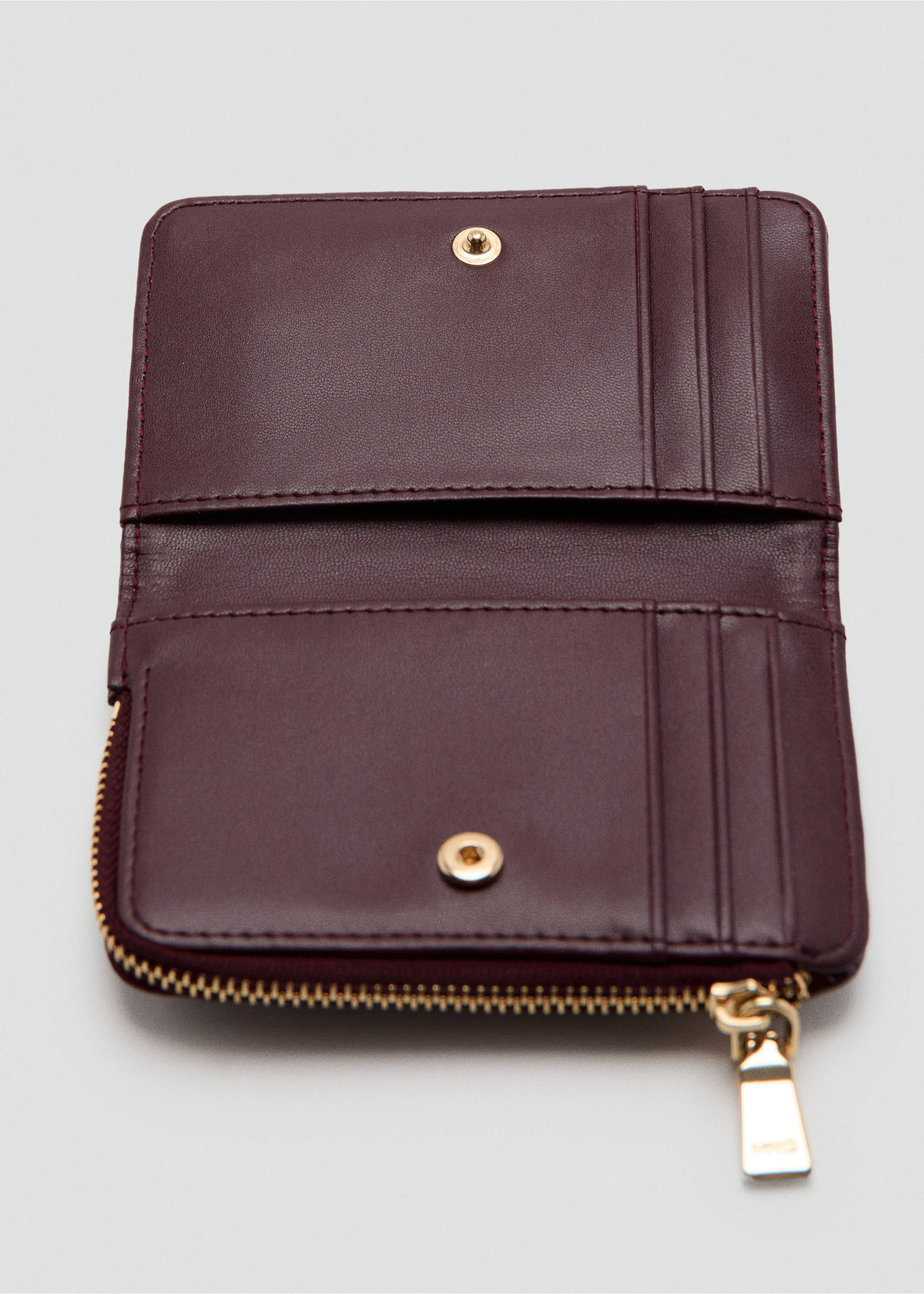 Billetera pequeña acolchada - Detalle del artículo 1, Burdeos. Ref: 27031333-00.