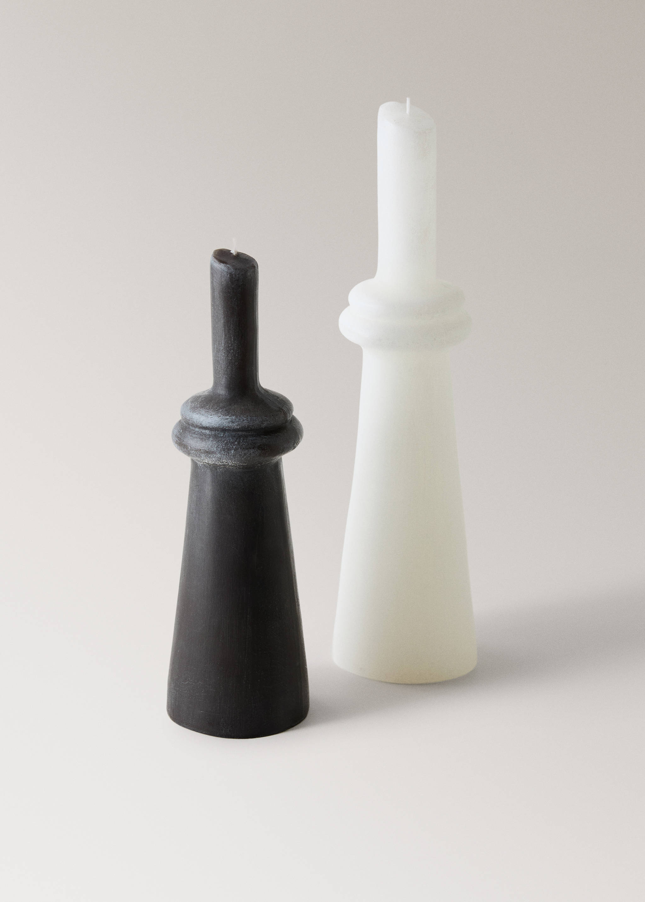 Tall tower decorative candle - Details of the article 3