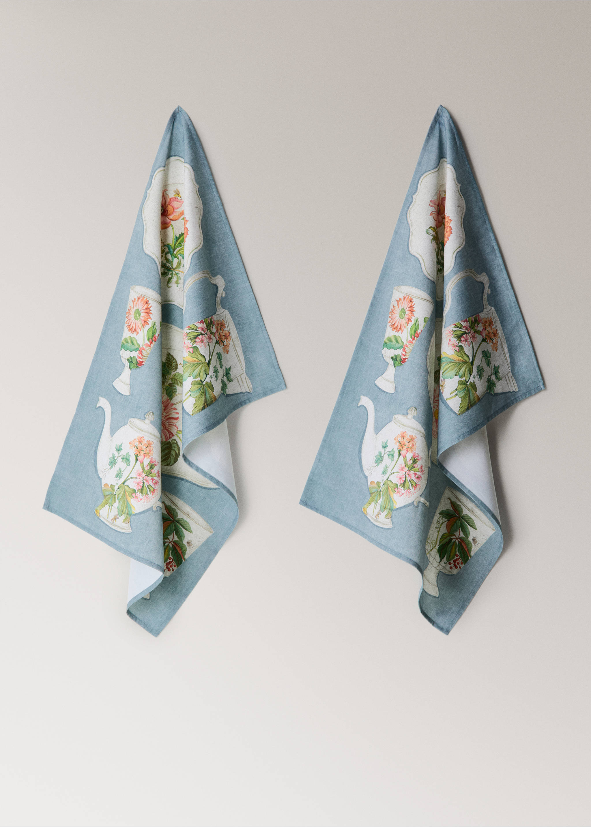 Panos de cozinha com elementos de porcelana vintage - Artigo sem modelo, Azul. Ref: 27031343-00.