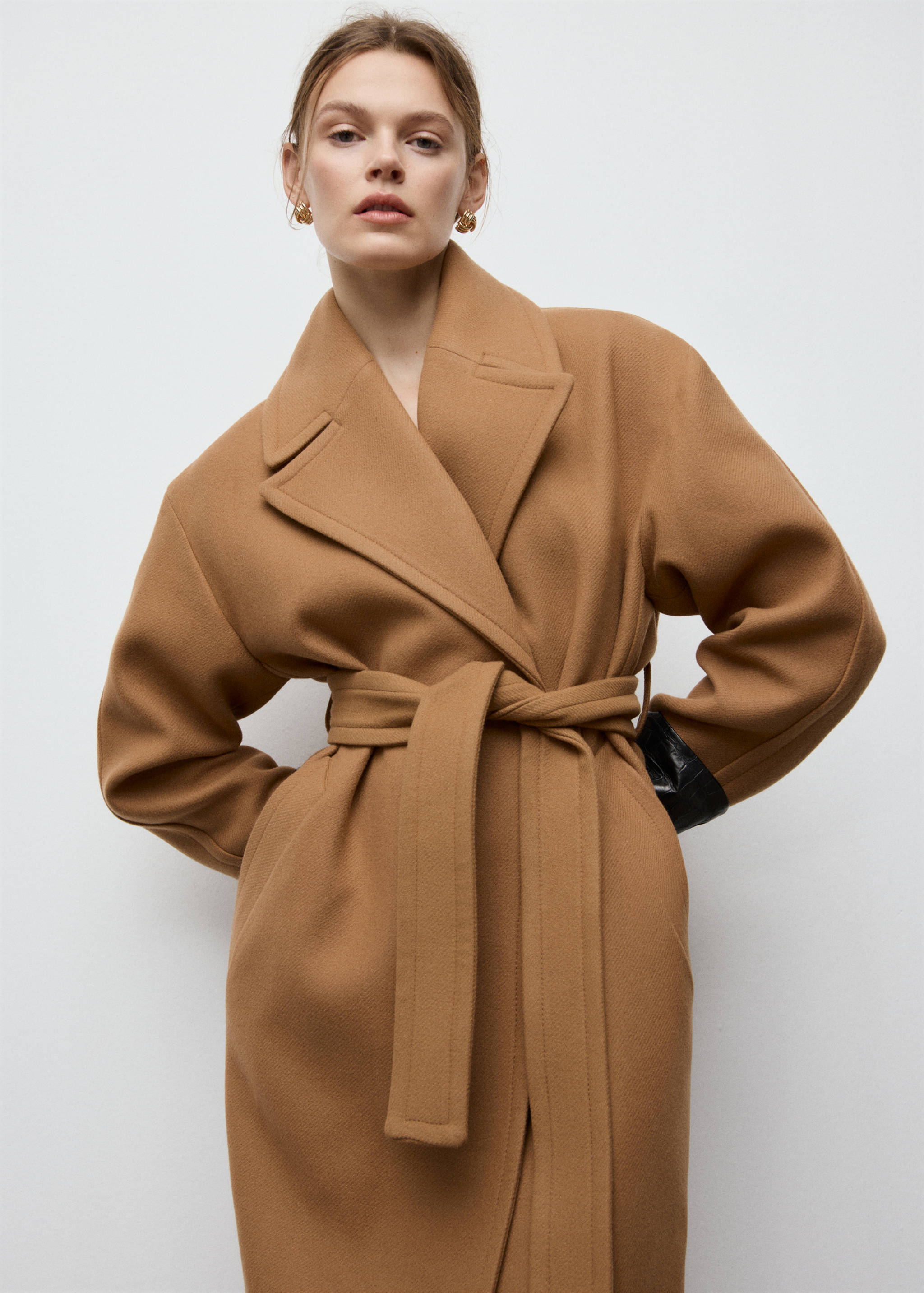 Intertwined knot earrings - Details of the article 9