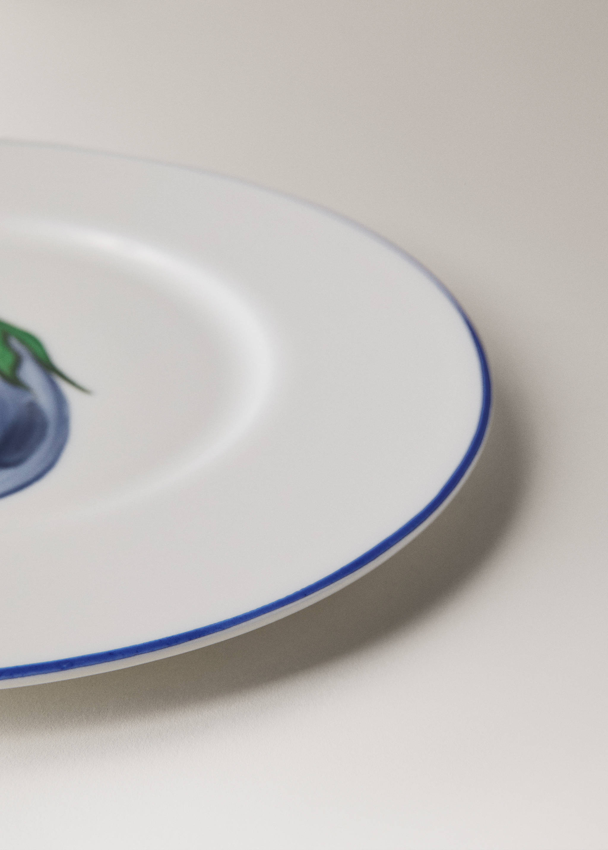 Hand-painted aubergine side plate - Details of the article 2