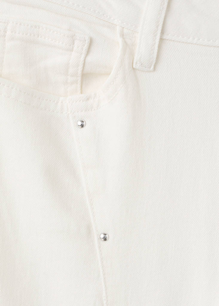 Low-waist studded jeans — White