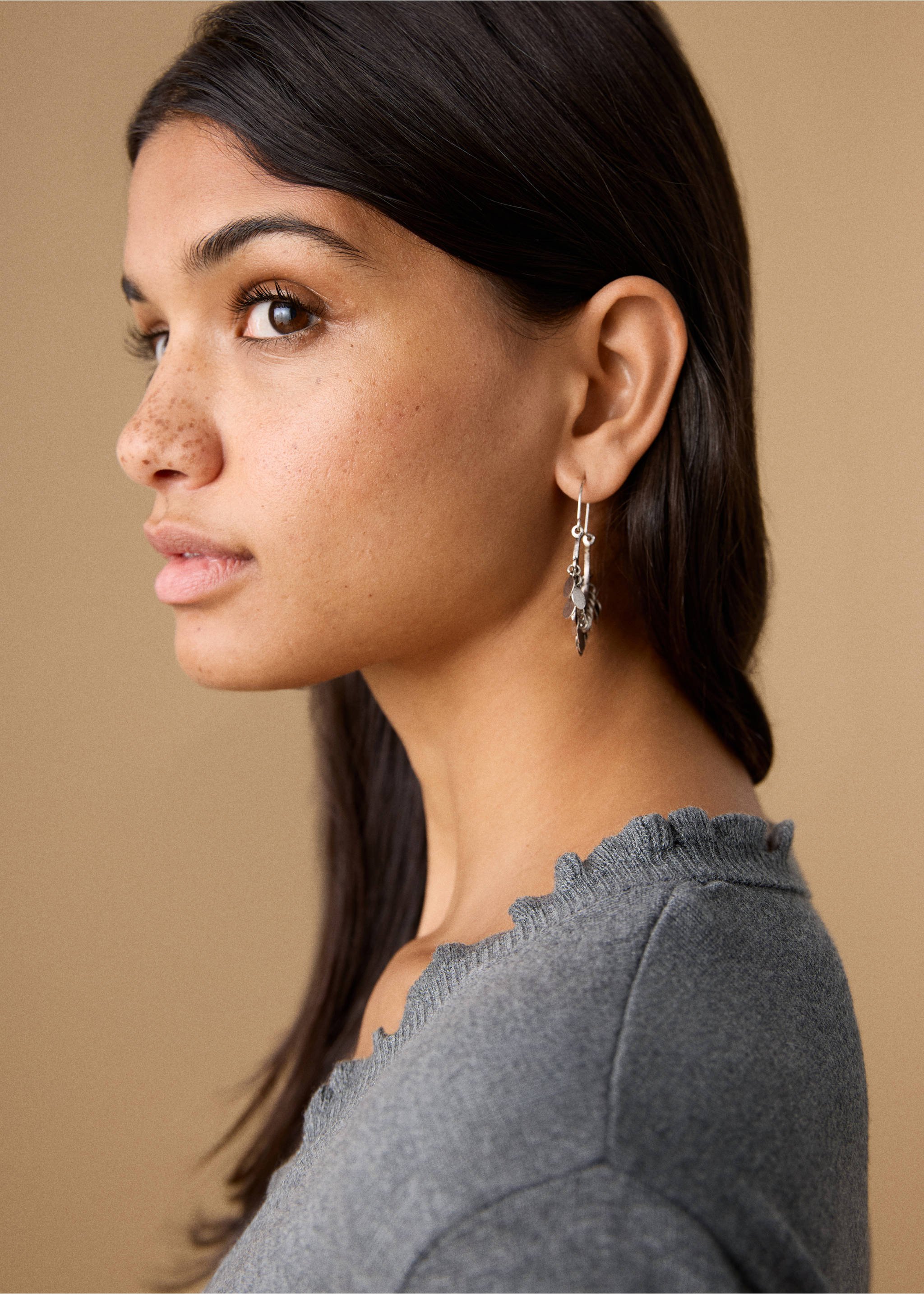 Вязаный кардиган с воланами - Деталь изделия 2, Меланжевый средний серый . Ref: 27031514-00.