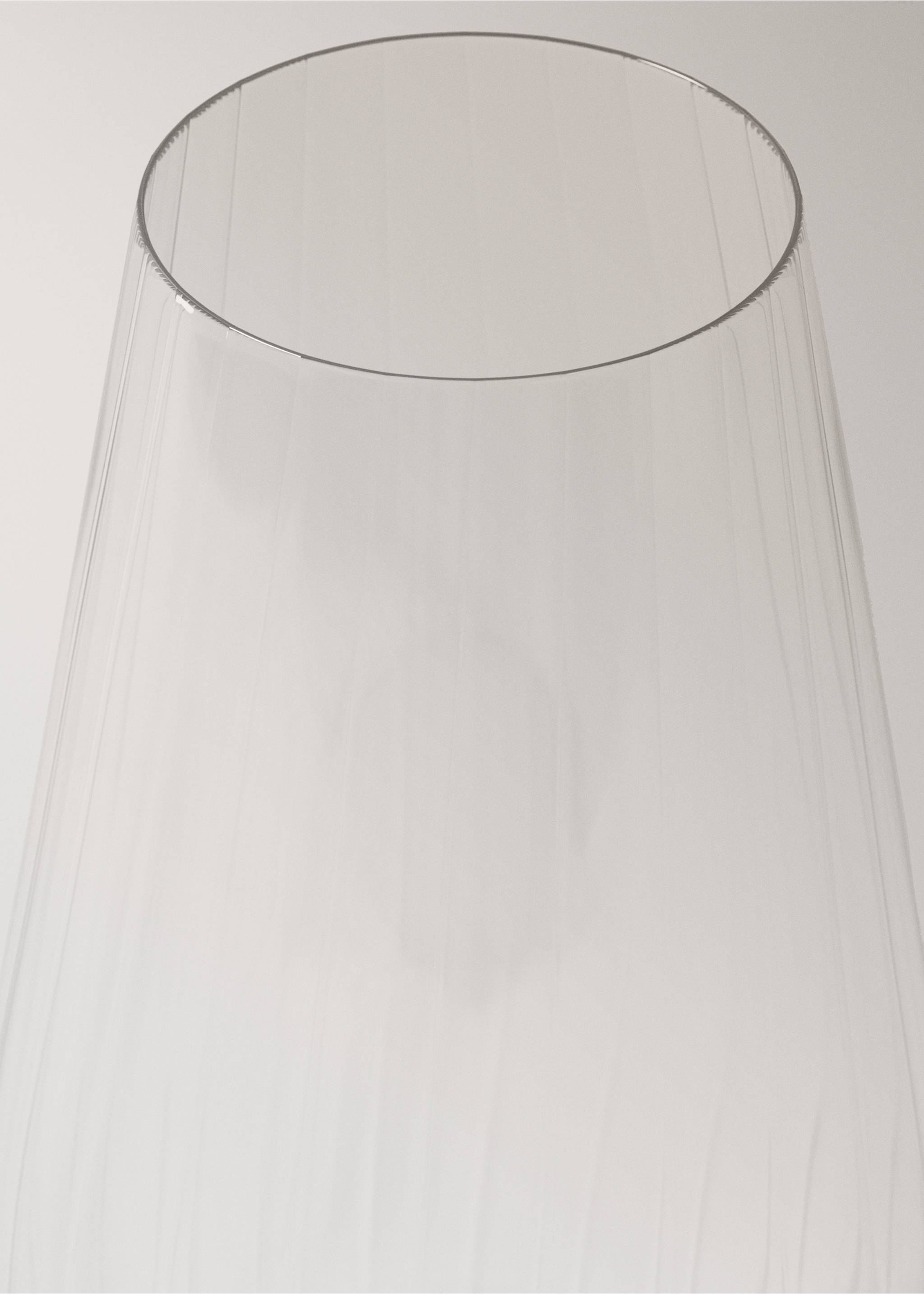 Low glass vase - Details of the article 2, Ice Grey. Ref: 27031520-00.