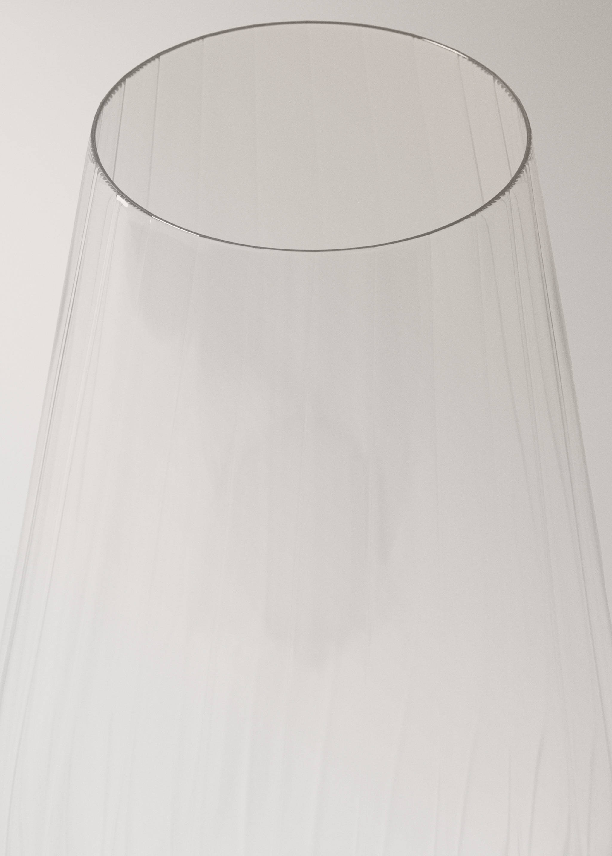 Low glass vase - Details of the article 2