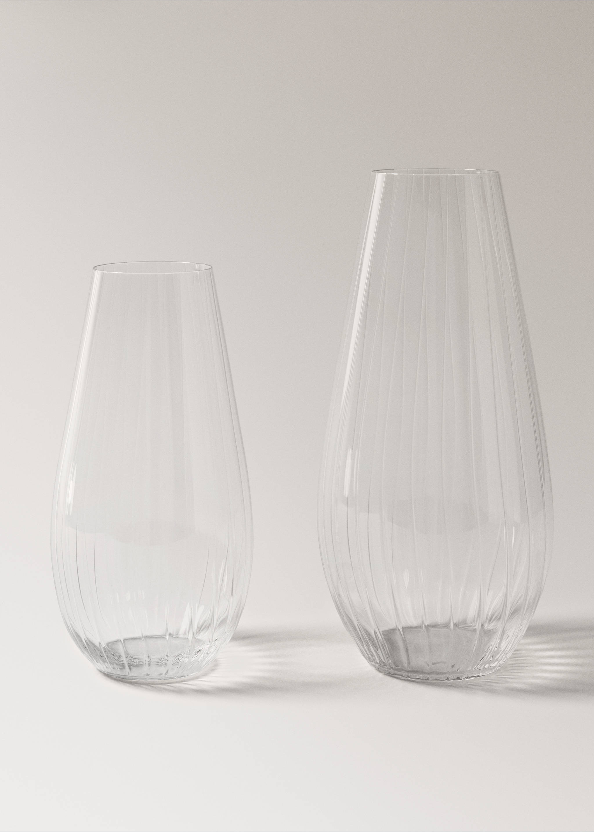 Low glass vase - Details of the article 3, Ice Grey. Ref: 27031520-00.